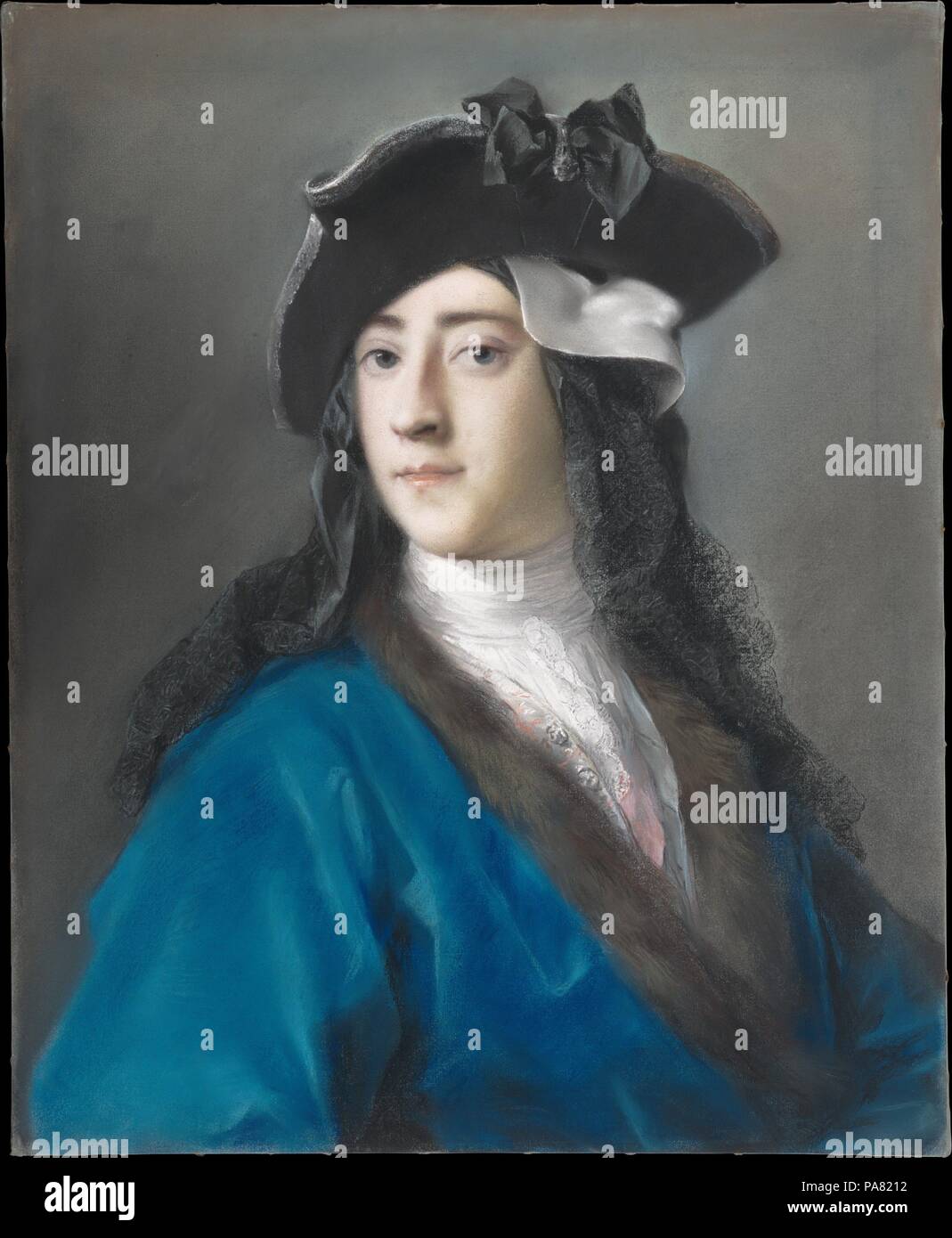 Gustave Hamilton (1710-1746), Second Vicomte Boyne, en costume de mascarade. Artiste : Rosalba Carriera (Italien, Venise Venise 1673-1757). Dimensions : 22 1/4 x 16 7/8 in. (56,5 x 42,9 cm). Date : 1730-31. Gustave Hamilton (1710-1746), qui était Irlandais, a réussi en 1723, le Vicomte de Boyne. Lui et Edward Walpole, le deuxième fils du puissant premier ministre Whig, Sir Robert Walpole, étaient à Venise de janvier à mars 1730, les plaisirs de la saison du carnaval, et Boyne a été là encore l'hiver suivant. Il existe trois versions du présent portrait : la deuxième (collection privée) Banque D'Images