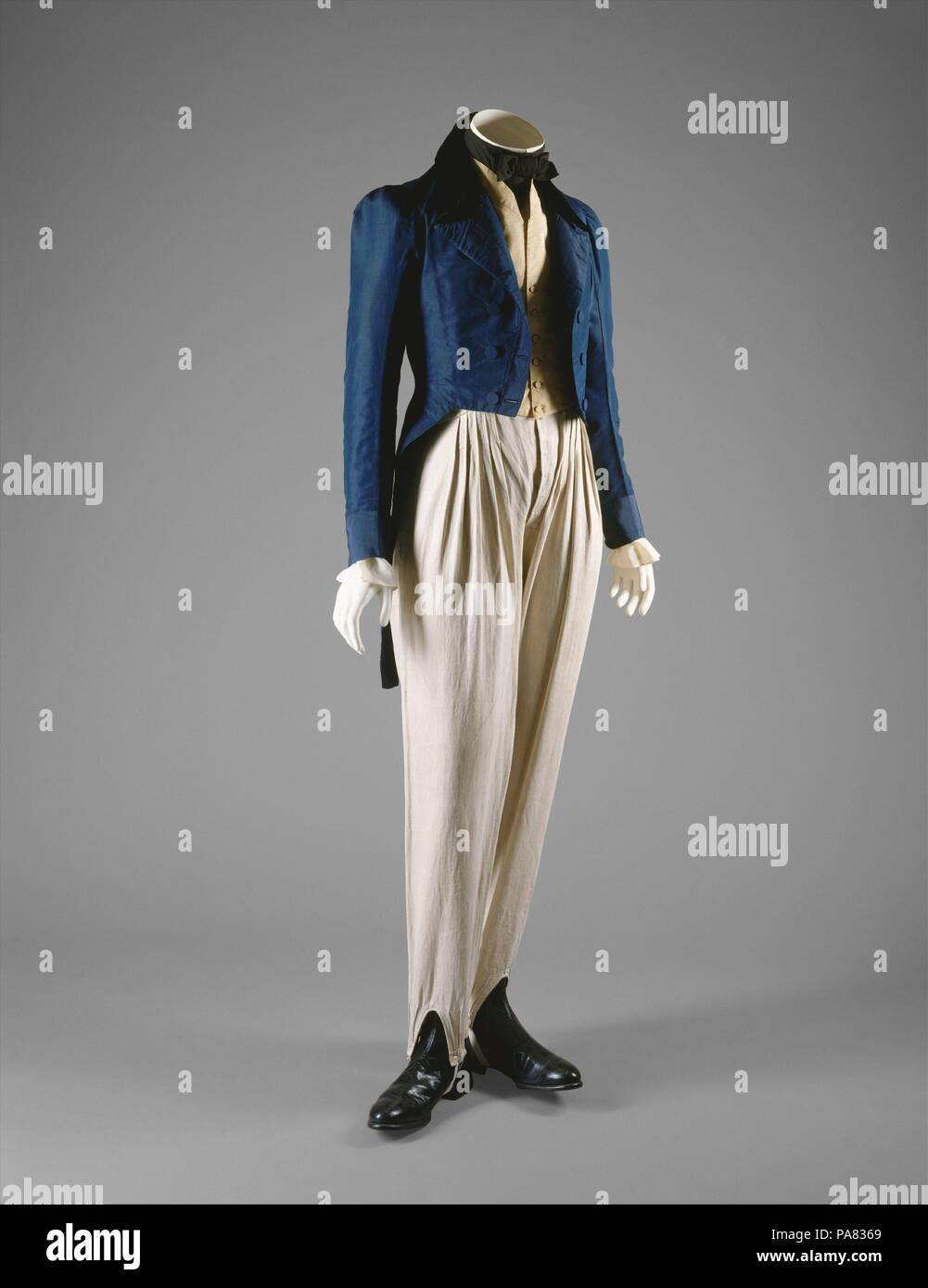 Manteau. Culture : British. Date : ca. 1833. Dans les premières années du  dix-neuvième siècle, il y avait une harmonie profonde entre les hommes et  les femmes des silhouettes en robe. De