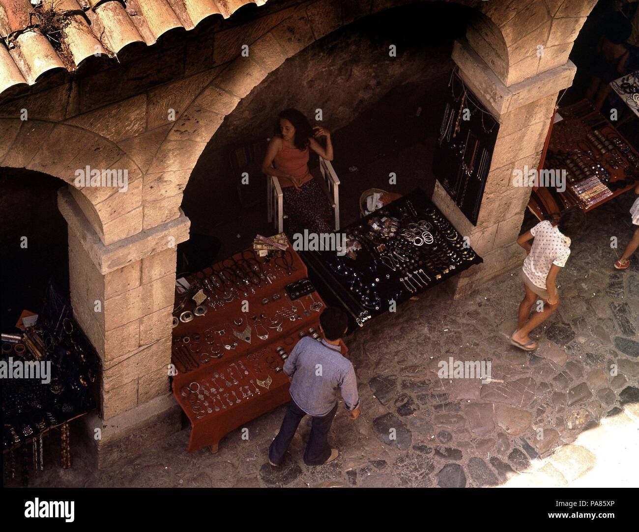 SOPORTALES CON COMERCIANTES. Lieu : FORTALEZA, ESPAGNE. Banque D'Images