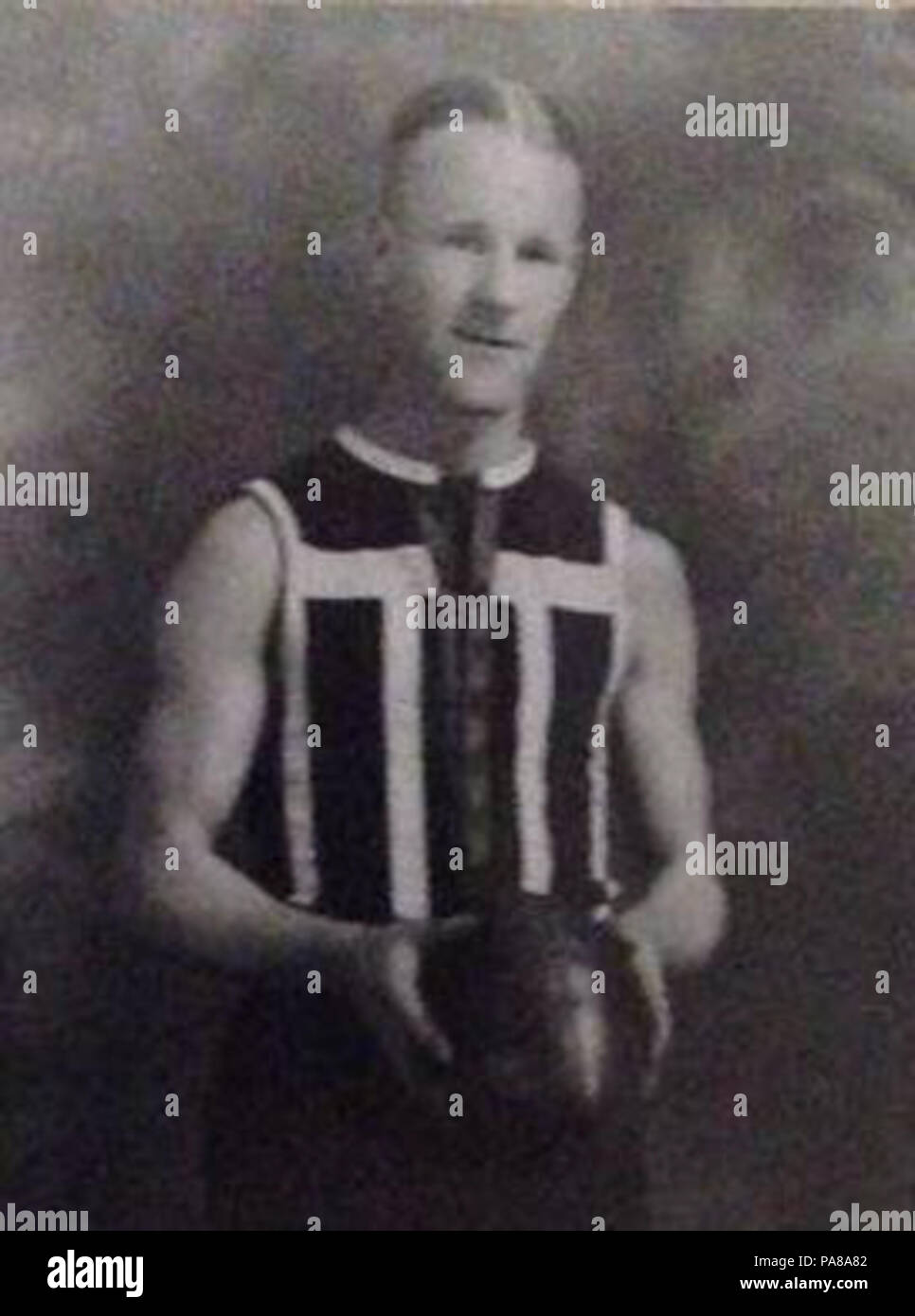 39 Bob Johnson, Port Adelaide, 1935 Banque D'Images