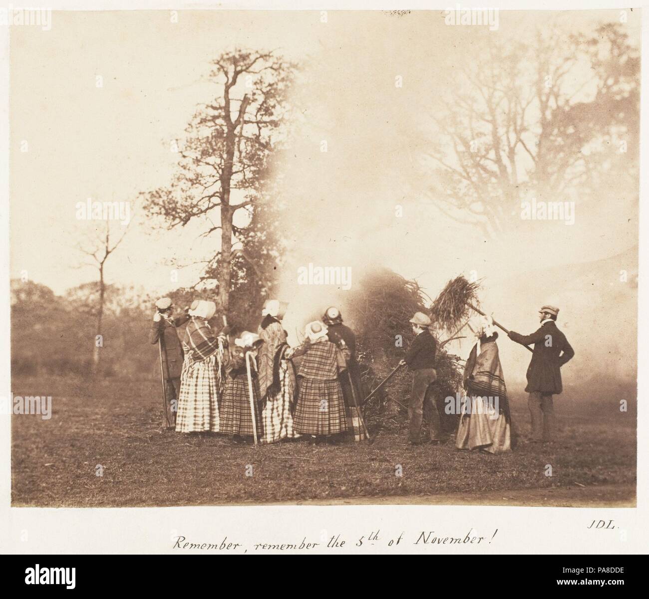 Souvenez-vous, souvenez-vous le 5 novembre !. Artiste : John Dillwyn Llewelyn (British, Swansea, Pays de Galles 1810-1882 Paris, France). Dimensions : Image : 15,6 × 19,5 cm (6 1/8 x 7 11/16 in.). Date : 1853-1856. Musée : Metropolitan Museum of Art, New York, USA. Banque D'Images
