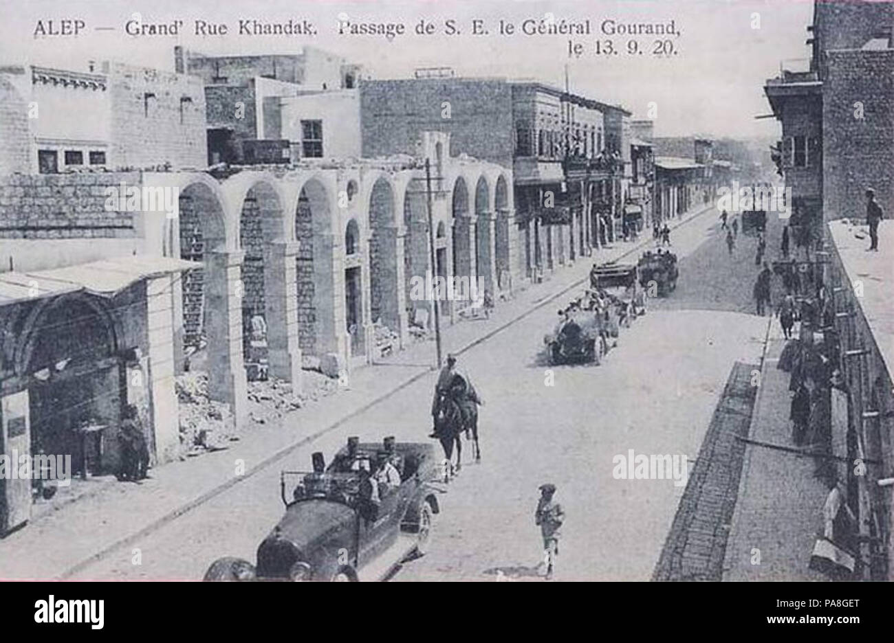 100 Le général Gouraud marchant à Alep Banque D'Images