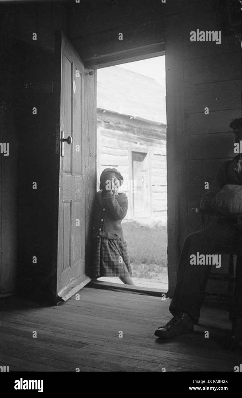 103 Girl à porte - le cri - Le Manitoba 1942 Banque D'Images