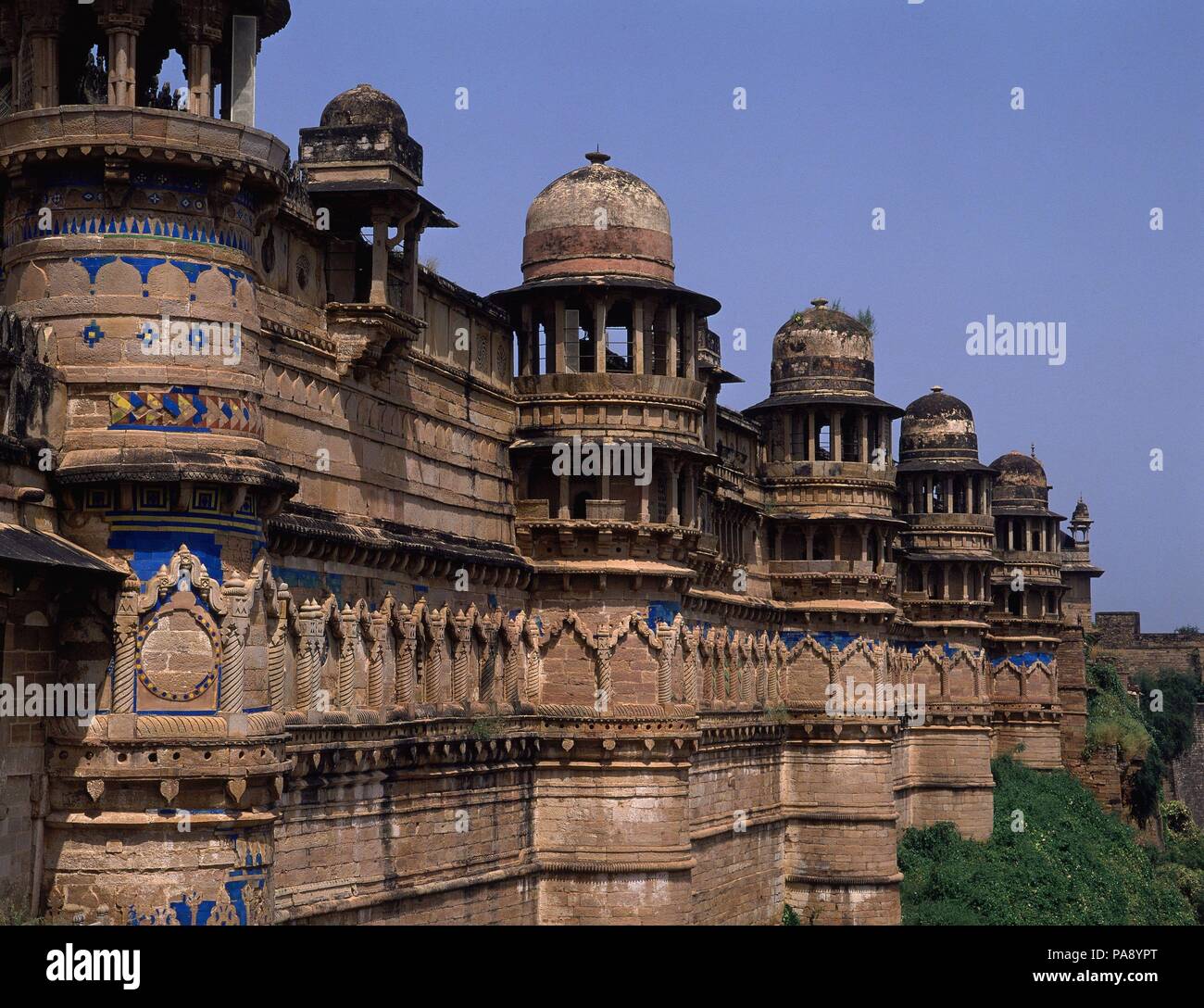 CIUDADELA DE GWALIOR - KM 511 RECUBIERTA CON AZULEJOS DE COLORES - ARTE MOGOL - SIGLO XV. Emplacement : FUERTE Man Mandir, Gwalior. Banque D'Images