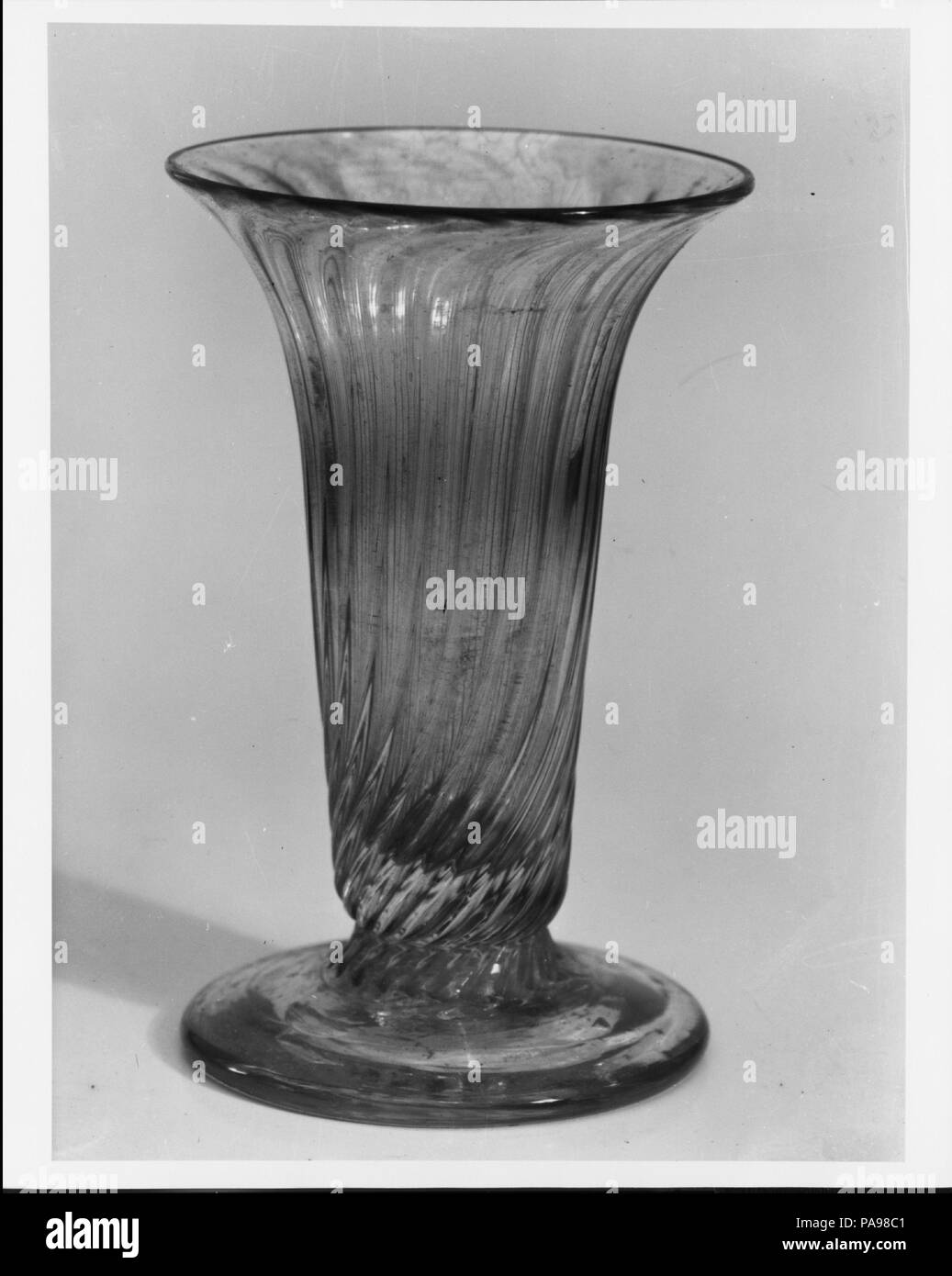 Jelly verre. Culture : américaine ou britannique. Dimensions : H. 3 13/16 in. (9,7 cm). Date : 1785-1825. Musée : Metropolitan Museum of Art, New York, USA. Banque D'Images