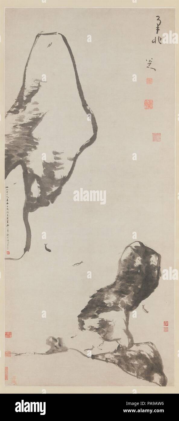 Les poissons et les rochers. Artiste : Bada Shanren (Zhu Da), chinois (1626-1705). Culture : la Chine. Dimensions : Image : 53 1/4 x 24 in. (135.3 x 61 cm) avec fixation : 92 1/2 x 31 1/2 in. (235 x 80 cm) dans l'ensemble avec les boutons : 92 1/2 x 34 1/4 in. (235 x 87 cm). Date : du 1699. Pour dissimuler son identité, Zhu Da, un descendant de la famille impériale Ming, s'est réfugié dans un temple bouddhiste après la conquête mandchoue de 1644. Sur 1680 il a renoncé à son statut de moine et a commencé à produire des peintures et calligraphies afin de soutenir lui-même. En 1684 il a pris le biehao (nom d'artiste) Bada Shanren (homme de la Montagne Banque D'Images