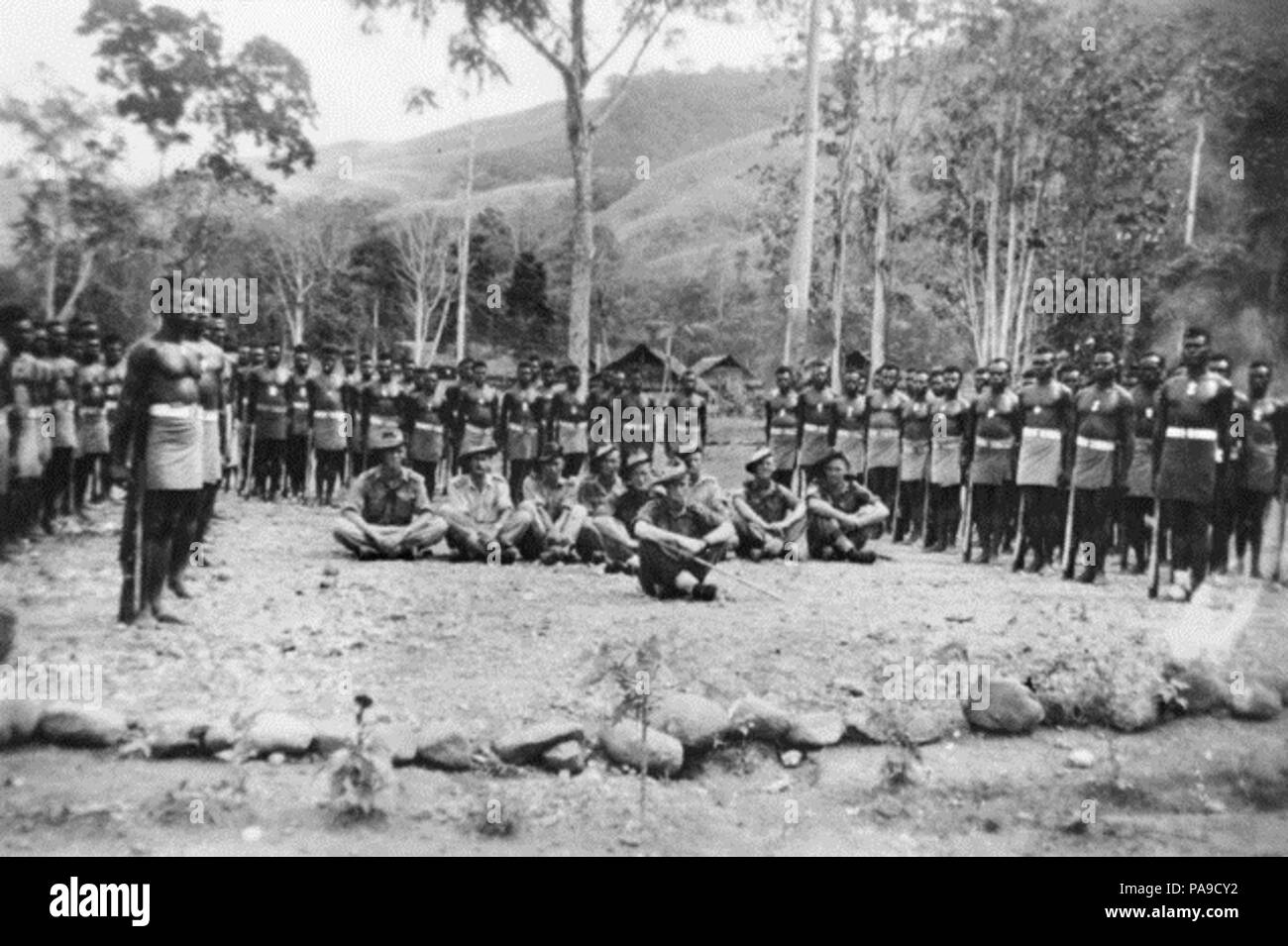 191 soldats du bataillon d'infanterie papou (AWM044358) Banque D'Images