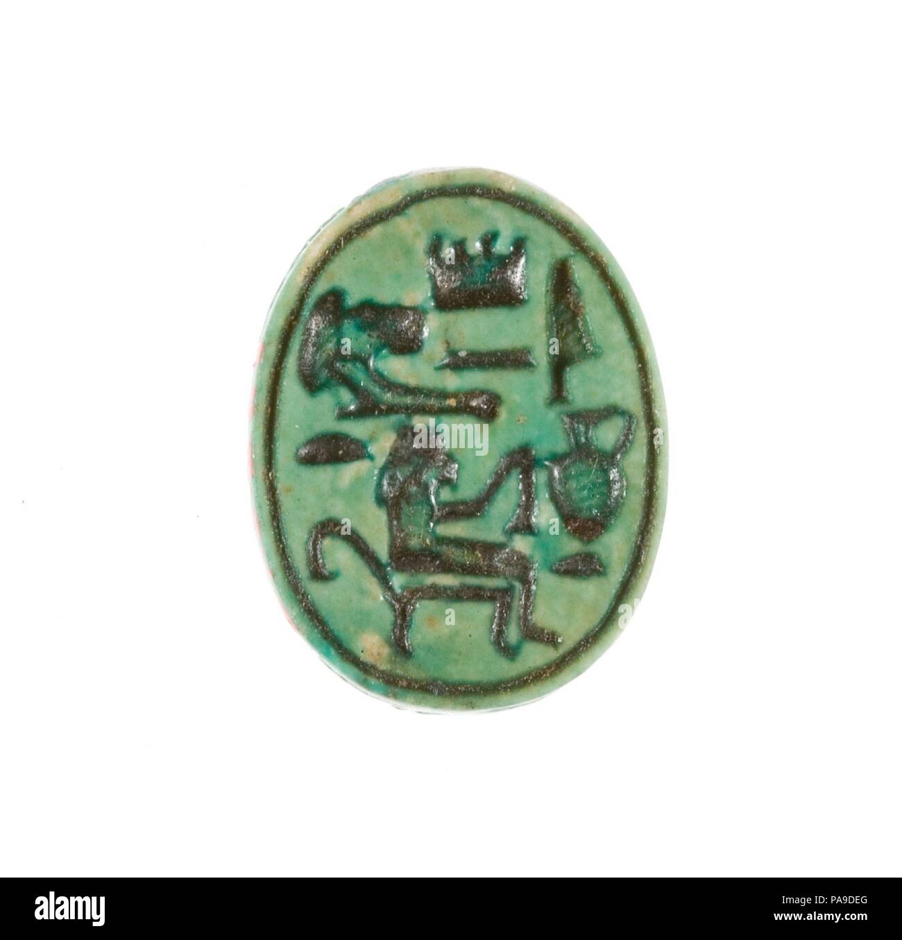 Scarab inscrit Hatshepsout United avec Amon. Dimensions : L. 1,5 cm (9/16) ; w. 1,2 cm (1/2 po.). Dynastie DYNASTIE : 18, tôt. Règne : règne d'Hatchepsout et de Thoutmosis III. Date : ca. 1479-1458 av. J.-C.. Au cours de la saison 1926-1927, l'excavation du Musée de l'expédition égyptienne découvert trois dépôts de fondation le long de la paroi de l'enceinte du temple funéraire d'Hatshepsout à Deir el-Bahri à Thèbes Ouest. Parmi les matières ont été 299 scarabées et stamp-joints. Soixante-cinq d'entre elles sont maintenant dans le Musée égyptien, Le Caire, et les autres ont été acquises par le Musée de la division de l'estime. Parmi Banque D'Images