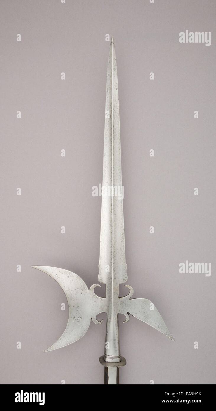 Hallebarde. Culture : peut-être flamand. Dimensions : L. 96 1/2 in. (245,1 cm) ; L. de 26 à tête. (66 cm) ; W. 11 7/16 po. (29 cm) ; WT. 6 lb 8.2 oz. (2954 g). Date : ca. 1600. Musée : Metropolitan Museum of Art, New York, USA. Banque D'Images