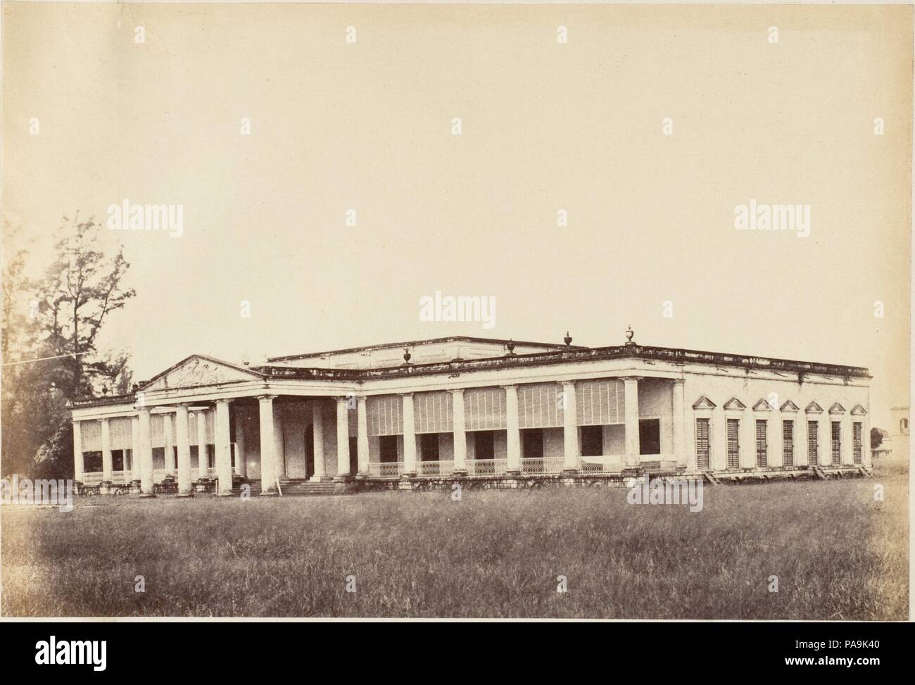 Outram Institute, Calcutta. Artiste : le capitaine R. B. Hill. Dimensions : Image : 16,8 x 24,7 cm (6 5/8 x 9 3/4 in.) Montage : 21 x 28,1 cm (8 1/4 x 11 1/16 in.). Date : 1850. Musée : Metropolitan Museum of Art, New York, USA. Banque D'Images