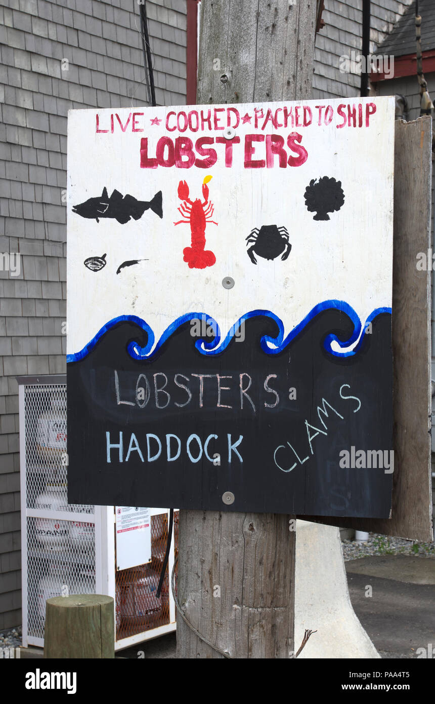 Un signe en face d'une entreprise de pêche commerciale du homard/South Bristol, Maine, USA Banque D'Images