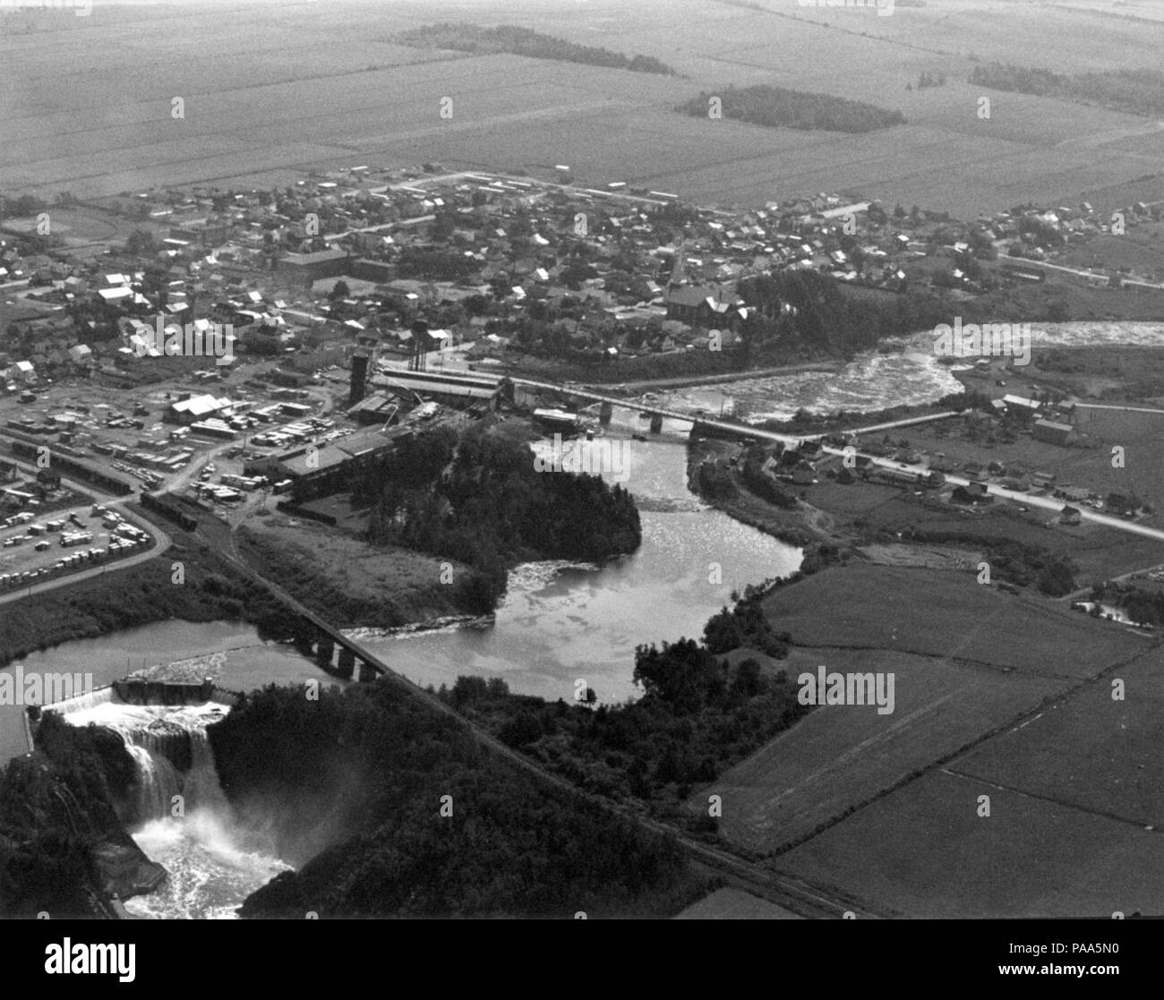 152 La rivière Mitis et ses chutes d'un : Banque D'Images