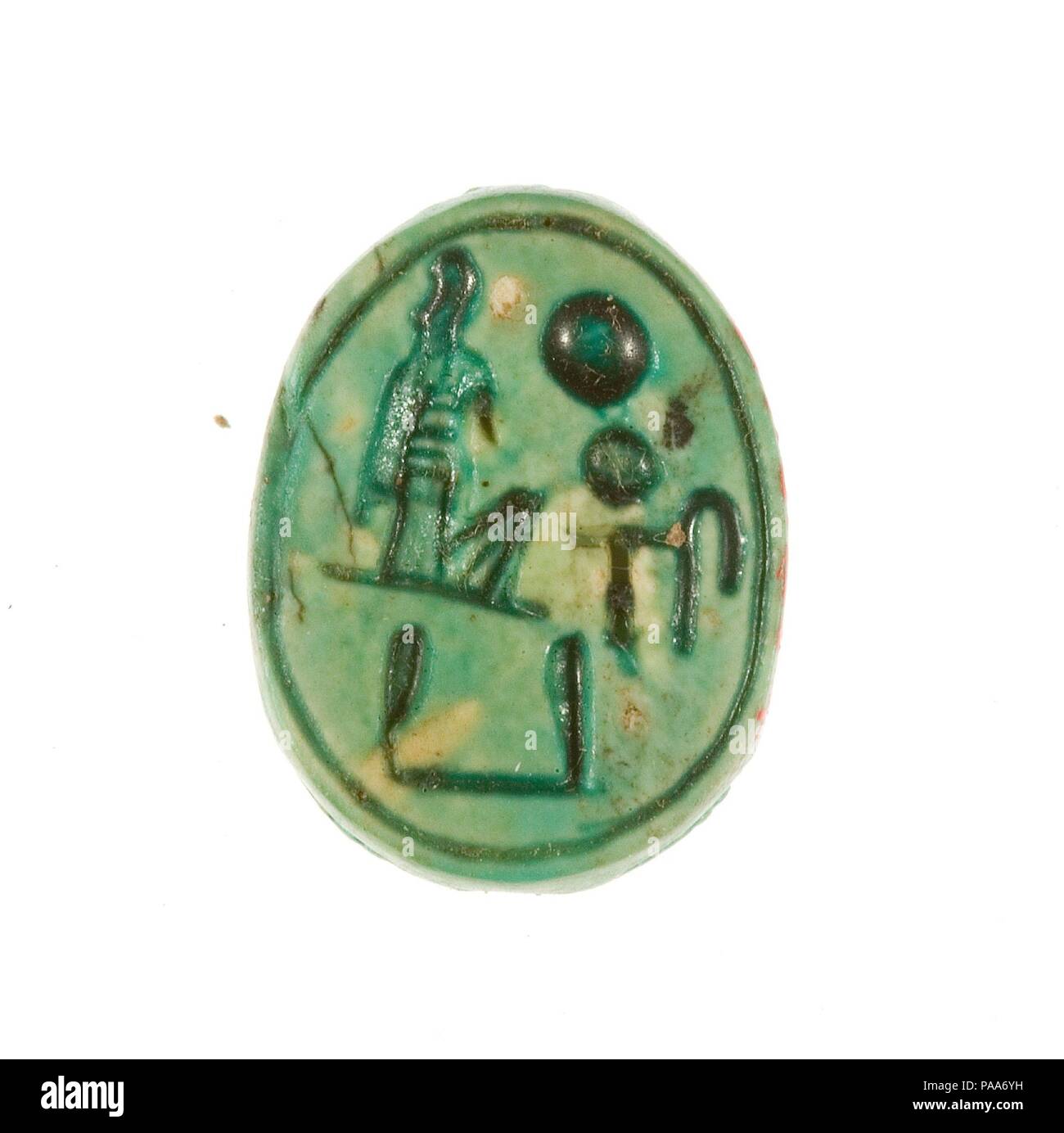 Scarab inscrit Maatkare (Hatshepsout), elle vit. Dimensions : L. 1,6 cm (5/8 po.) ; w. 1,2 cm (1/2 po.). Dynastie DYNASTIE : 18, tôt. Règne : règne d'Hatchepsout et de Thoutmosis III. Date : ca. 1479-1458 av. J.-C.. Au cours de la saison 1926-1927, l'excavation du Musée de l'expédition égyptienne découvert trois dépôts de fondation le long de la paroi de l'enceinte du temple funéraire d'Hatshepsout à Deir el-Bahri à Thèbes Ouest. Parmi les matières ont été 299 scarabées et stamp-joints. Soixante-cinq d'entre elles sont maintenant dans le Musée égyptien, Le Caire, et les autres ont été acquises par le Musée de la division de l'estime. Banque D'Images