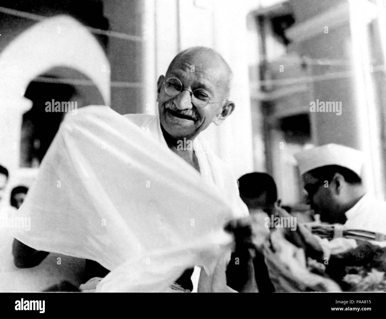 164 Mahatma Gandhi laughing Banque D'Images