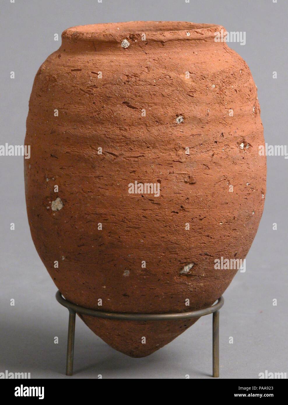 Jar. Culture : le copte. Dimensions : hors tout : 5 3/8 x 4 in. (13,7 x 10,2 cm). Date : 4ème-7ème siècle. Musée : Metropolitan Museum of Art, New York, USA. Banque D'Images