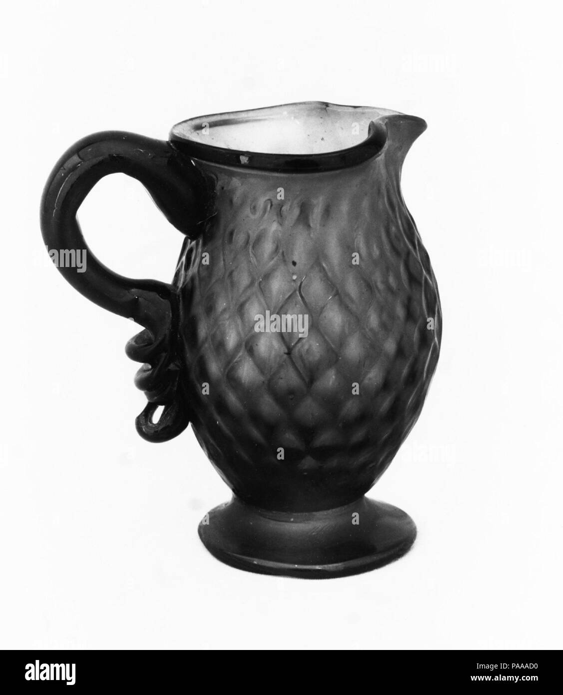 Creamer. Culture : américaine ou britannique. Dimensions : H. 3 1/2 in. (8,9 cm). Date : 1780-1820. Musée : Metropolitan Museum of Art, New York, USA. Banque D'Images