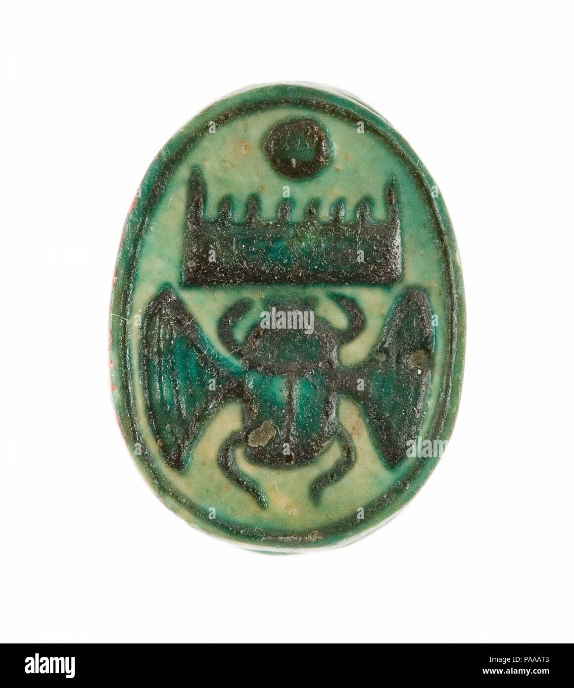 Scarab est inscrit le nom du trône de Thoutmosis III. Dimensions : 1,7 cm L. (11/16) ; w. 1,3 cm (1/2 po) ; h. 0,8 cm (5/16 po). Dynastie DYNASTIE : 18, tôt. Règne : règne d'Hatchepsout et de Thoutmosis III. Date : ca. 1479-1458 av. J.-C.. Musée : Metropolitan Museum of Art, New York, USA. Banque D'Images
