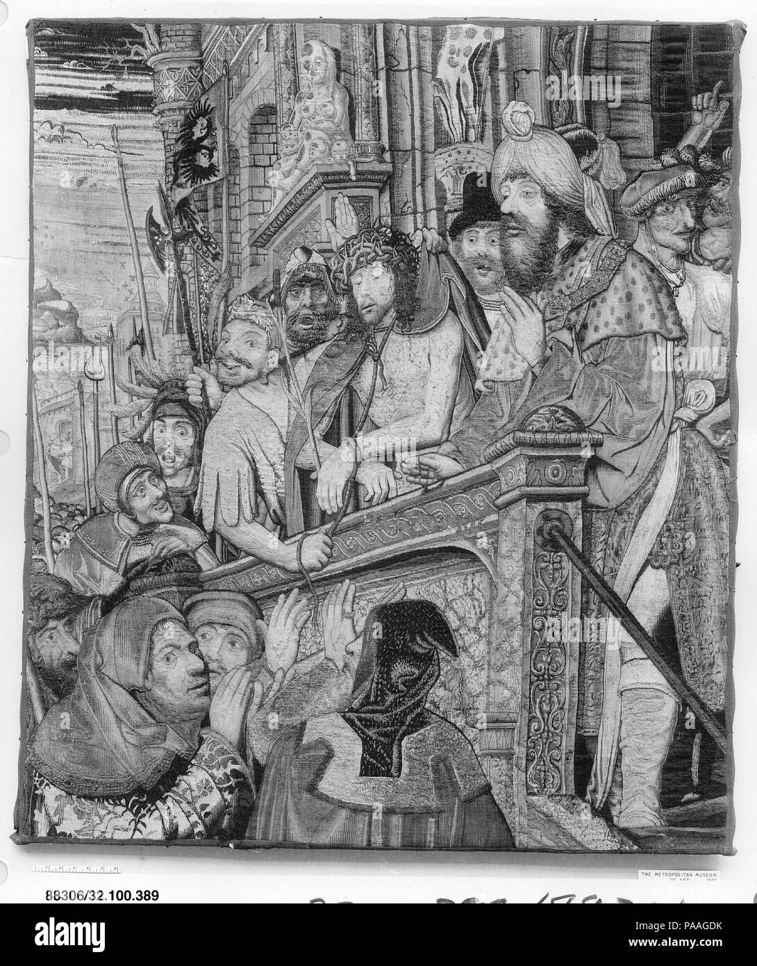 Christ montré au peuple. Artiste : Adapté d'une gravure sur bois par Albrecht Dürer (Nuremberg, Allemagne Nuremberg 1471-1528). Culture : flamand, probablement à Bruxelles. Designer : D'après une peinture par Quentin Metsys (1466-1530 Louvain, Russisch Kiel). Dimensions : H. 61 x 51 pouces (154,9 W. x 129,5 cm). Date : ca. 1515-20. Musée : Metropolitan Museum of Art, New York, USA. Banque D'Images