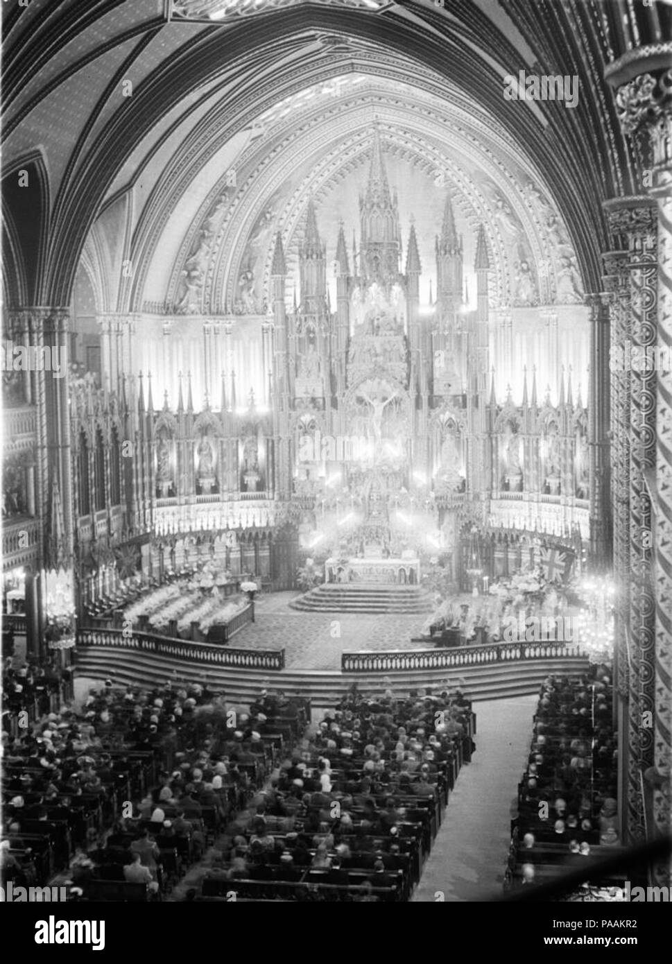 214 religieux. Messe de Minuit à BAnQ P48S1P14133 Banque D'Images