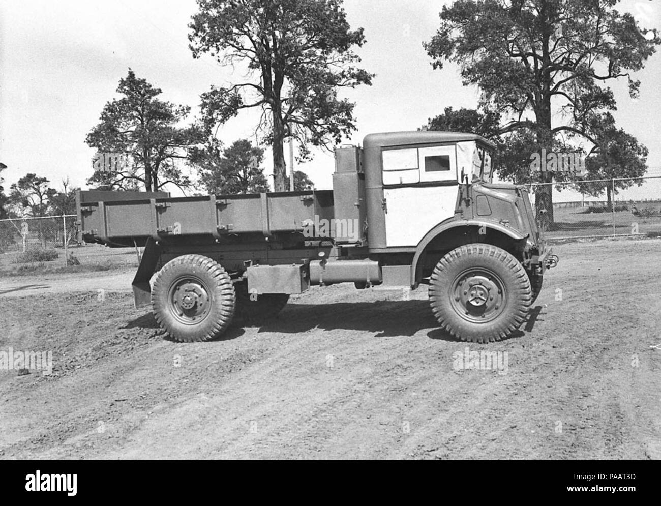 13483 SLNSW 239 éliminations armée Ford F60S 4roues motrices prises pour tiptruck M. McIntosh Ford Motor Co Camion Homebush Banque D'Images
