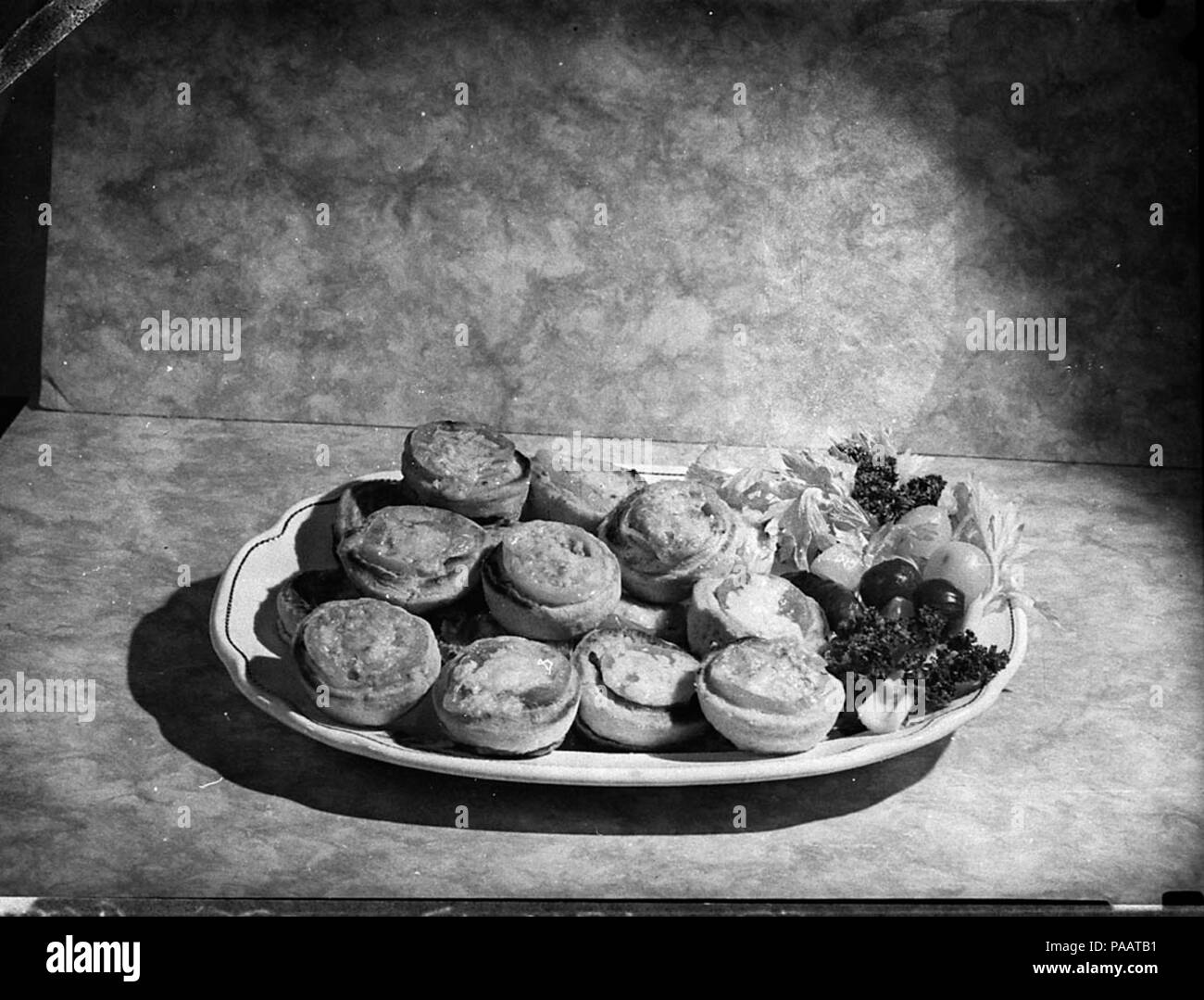 14030 SLNSW 240 tartes gâteaux pris pour Smiths page cuisine hebdomadaire Banque D'Images