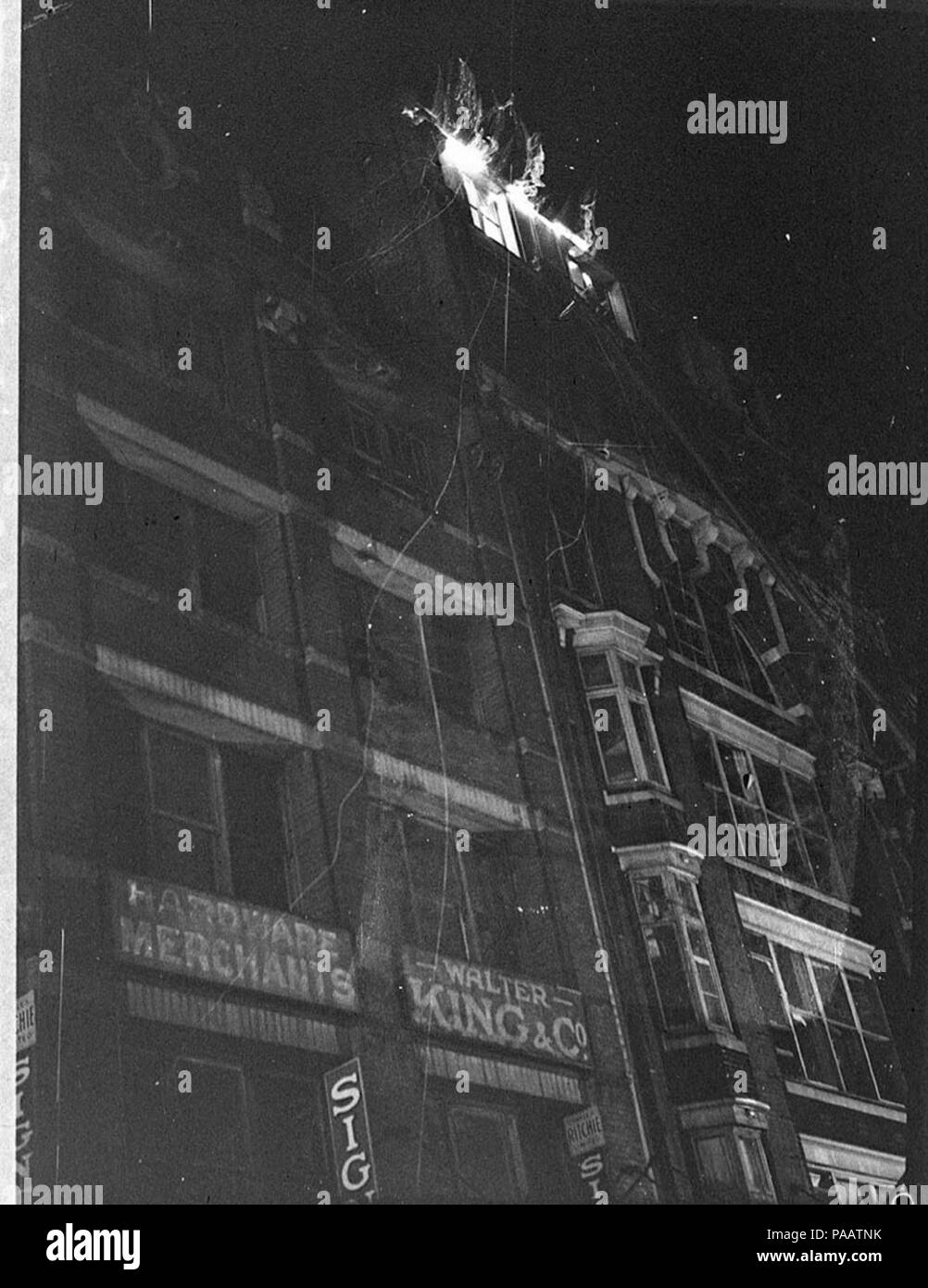 241 15658 SLNSW Incendie dans la rue Pitt samedi soir Banque D'Images