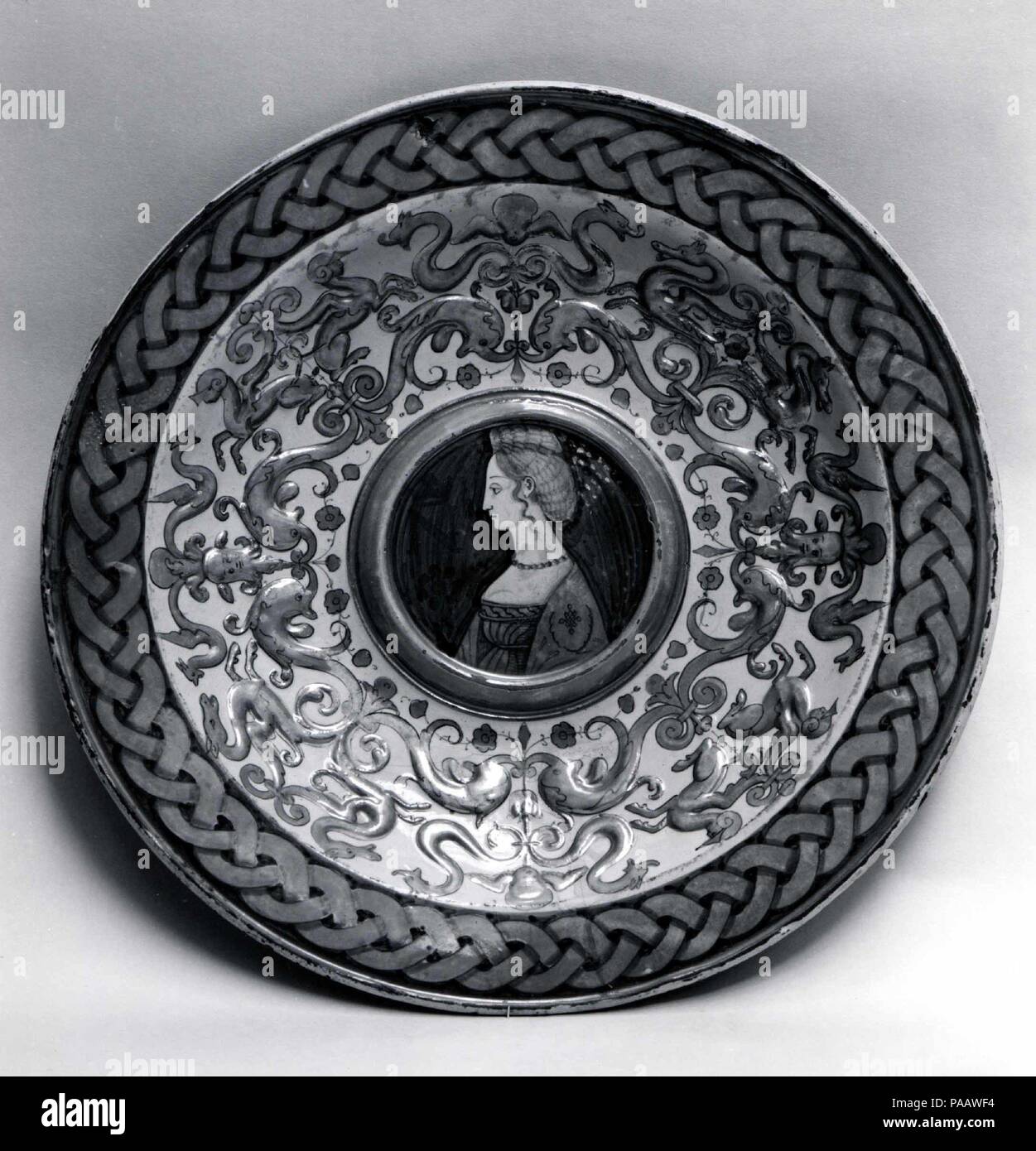 Pour un plat de buire (bacile da versatore). Culture : L'Italien, Deruta. Dimensions : Diamètre : 13 3/4 po. (35 cm). Date : ca. 1520-30. Musée : Metropolitan Museum of Art, New York, USA. Banque D'Images