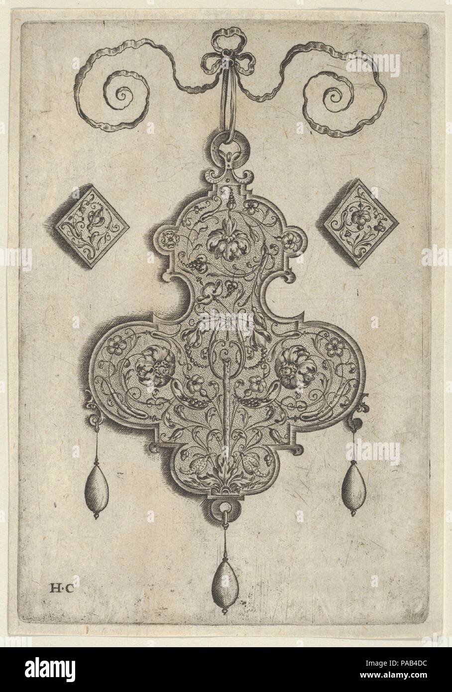 Design Pour Le Verso Dun Pendentif Avec Trois Grandes
