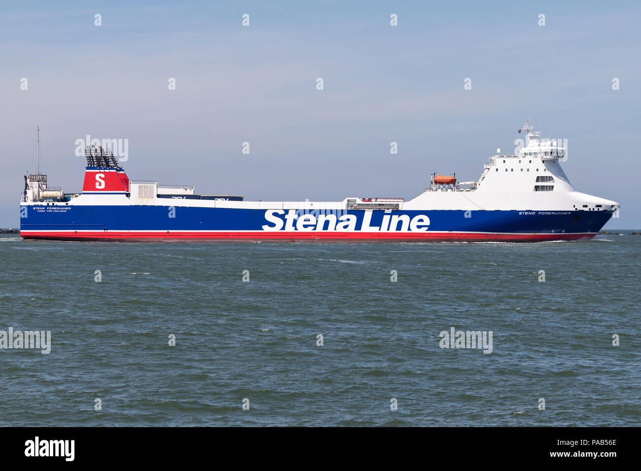 STENA FORERUNNER. Stena Line est l'un des plus grands opérateurs de traversiers et la plus importante entreprise privée de Shipping Company dans le monde. Banque D'Images STENA FORERUNNER. Stena Line est l'un des plus grands opérateurs de traversiers et la plus importante entreprise privée de Shipping Company dans le monde. Banque D'Images