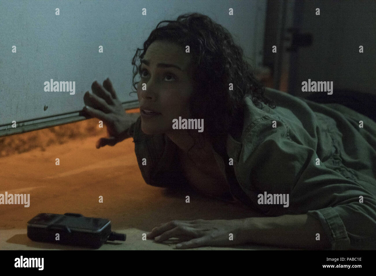 DATE DE SORTIE : Titre : Avril 20, 2018 Studio : Global Road Entertainment Réalisateur : Deon Taylor RÉSUMÉ : un couple pour un week-end romantique dans les montagnes sont abordées par un gang de motards. Seul dans les montagnes, Brea et John doit se défendre contre la bande, qui ne reculera devant rien pour protéger leurs secrets. Avec : PAULA PATTON comme Brea. (Crédit Image : © Global Road Entertainment/photos) Banque D'Images