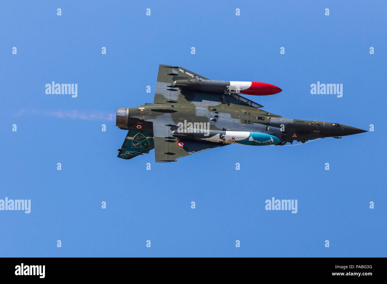 French Air Force Mirage 2000D (partie de l'équipe Delta Couteau) photographié à la 2018 Royal International Air Tattoo à Fairford de la RAF dans le Gloucestershire. Banque D'Images