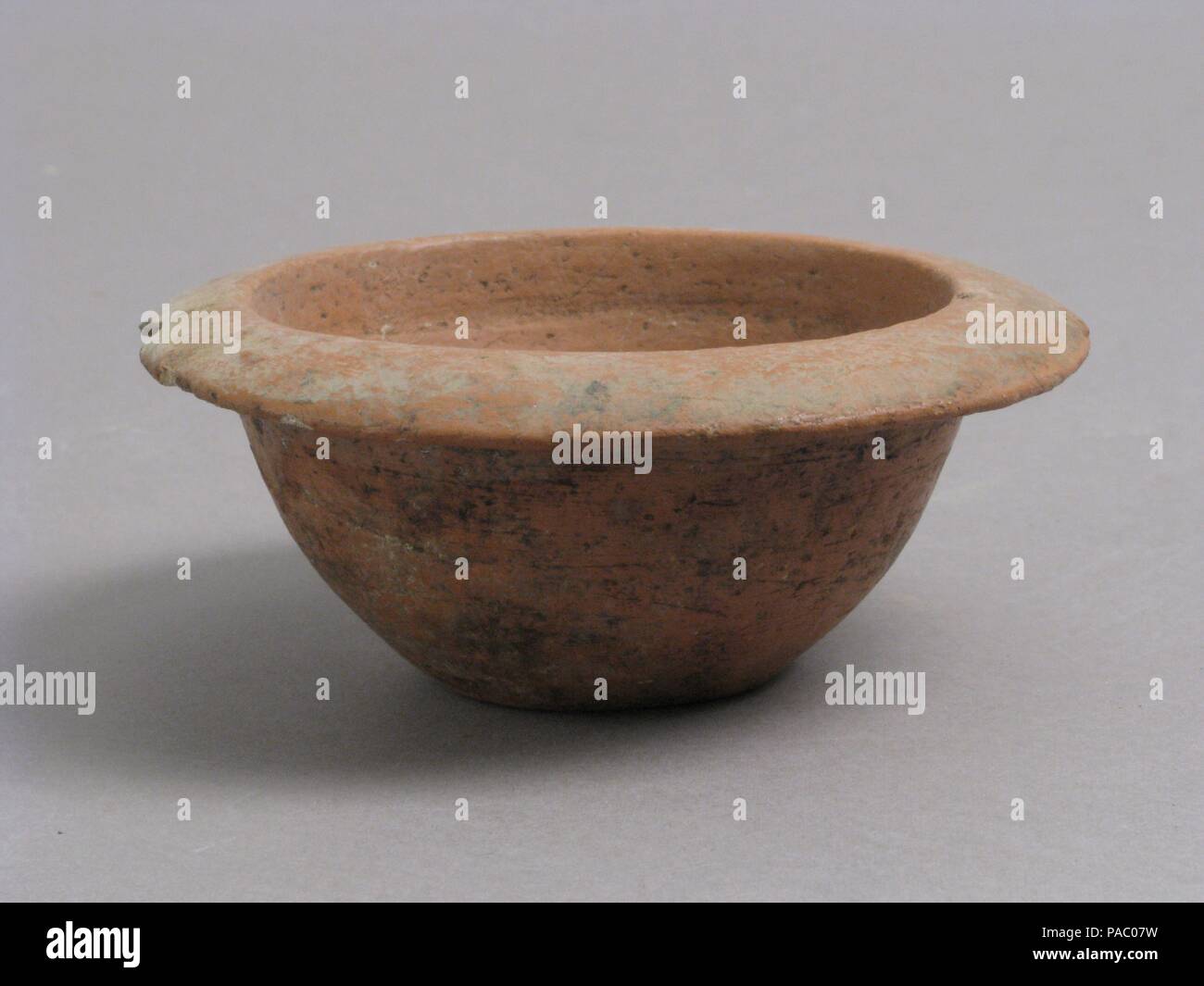 Bol. Culture : le copte. Dimensions : hors tout : 1 3/4 x 4 3/16 in. (4,4 x 10,6 cm). Date : 4ème-7ème siècle. Musée : Metropolitan Museum of Art, New York, USA. Banque D'Images