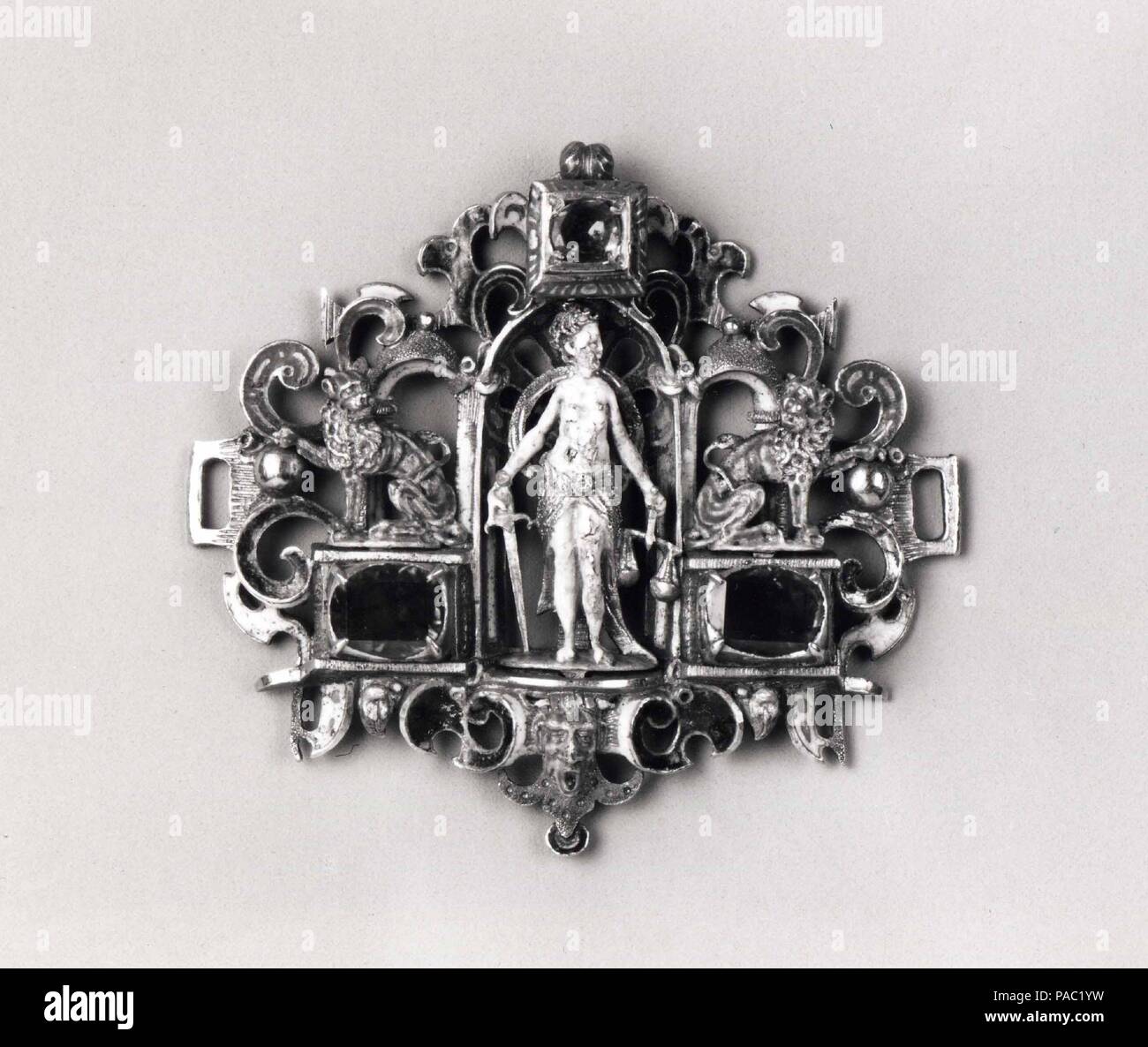Lien à partir d'une ceinture avec la figure de la Justice. Culture : peut-être l'allemand ; probablement Français ou Allemand. Dimensions : 4,5 cm L., h. 4 cm. Date : fin du 16e siècle ou du deuxième quart du 19ème siècle. Musée : Metropolitan Museum of Art, New York, USA. Banque D'Images