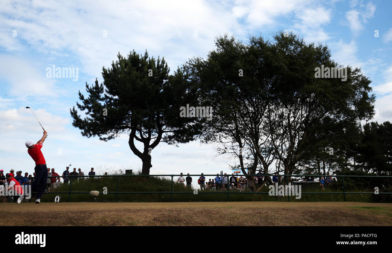 USA's Zach Johnson tees au large de la 11e au cours de la troisième journée de l'Open Championship 2018 à Carnoustie Golf Links, Angus. Banque D'Images