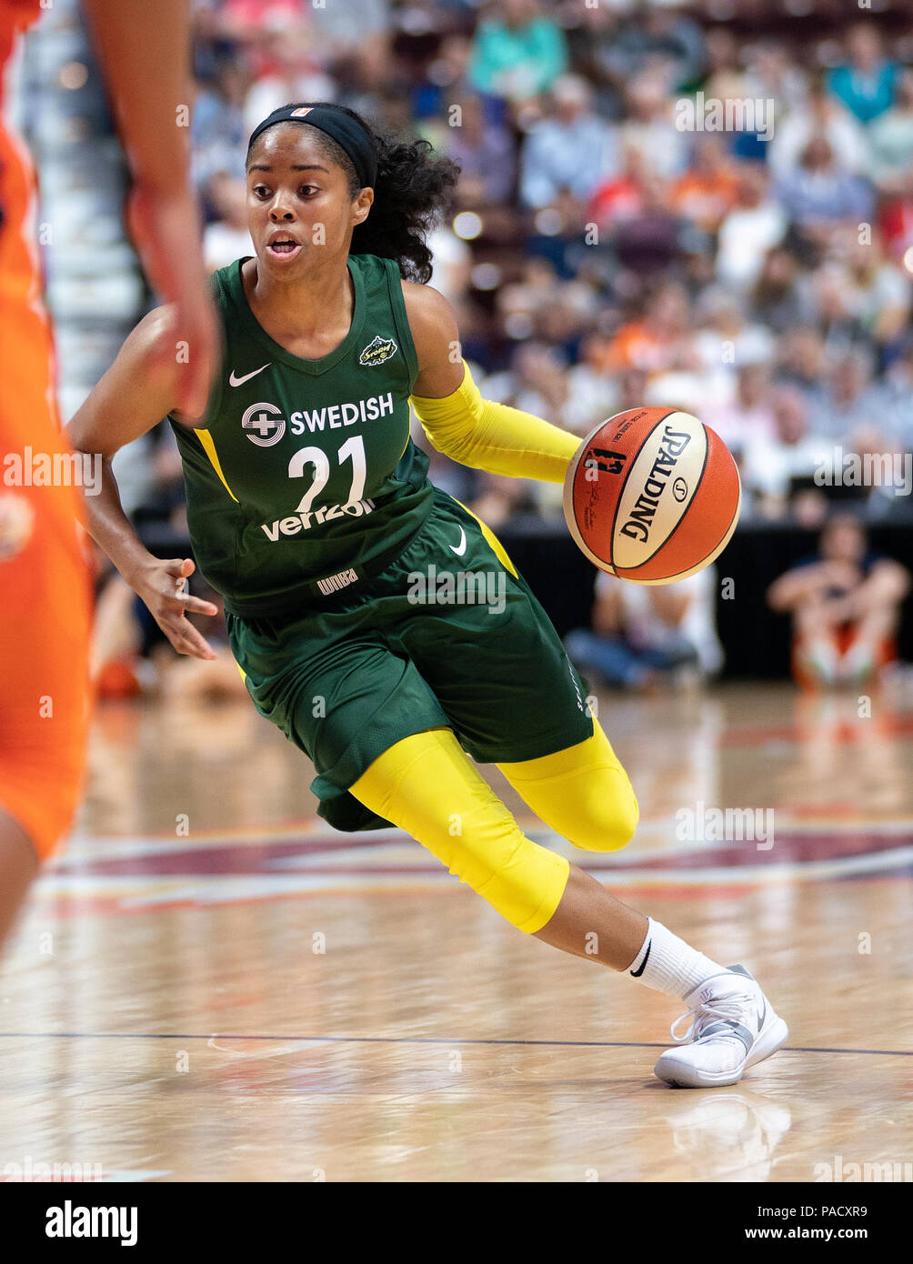 New York, USA. 20 juillet 2018. Jordin Canada Seattle Storm guard (21) au  cours d'une tempête de Seattle vs Connecticut Sun match de basket-ball WNBA  au Mohegan Sun Arena. Chris Poss/Alamy Live