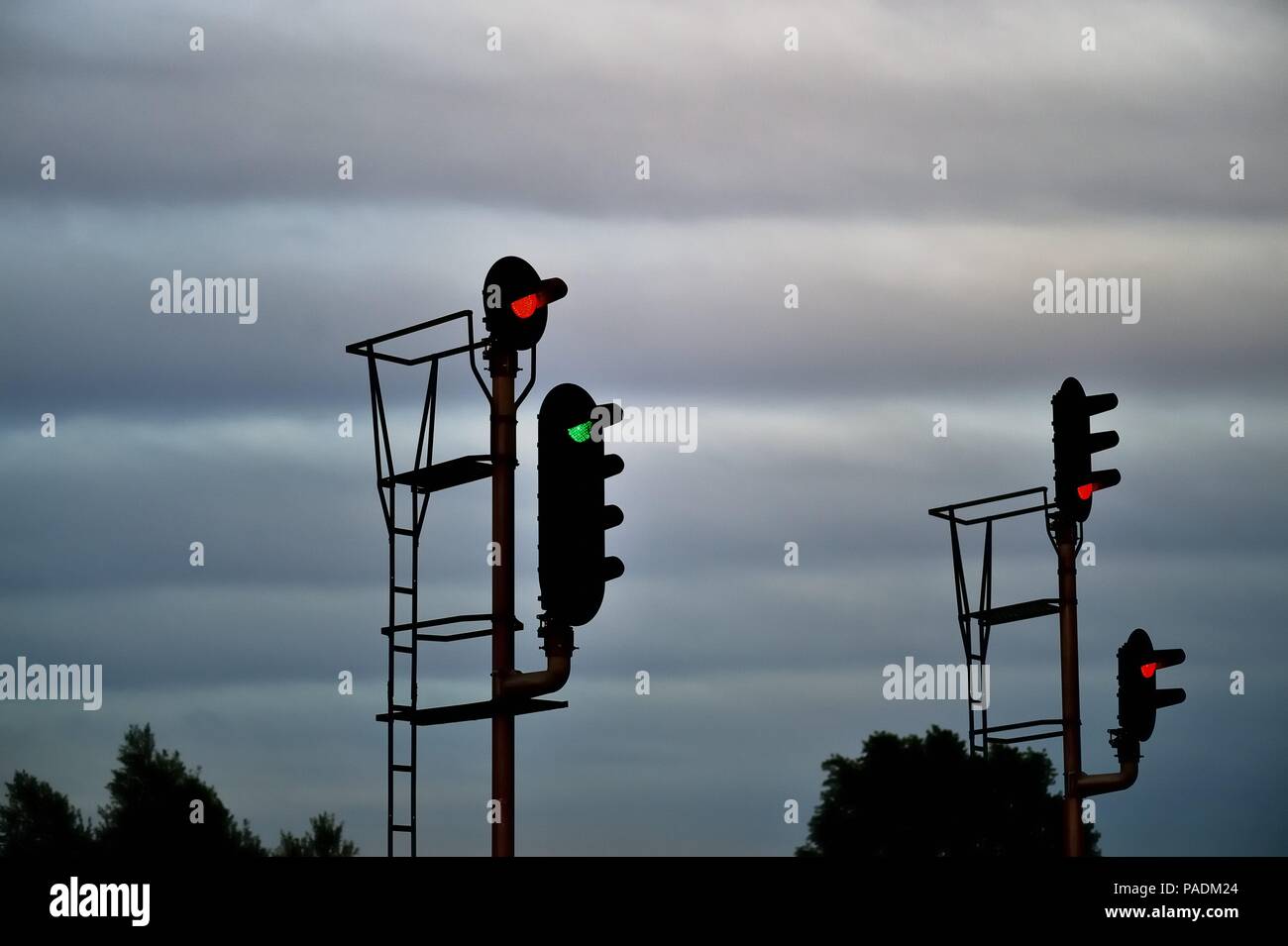 Orland Park, Illinois, États-Unis. Le chemin de fer signale les mouvements du train sur une ligne de train de banlieue Metra près de la 159ème rue. Banque D'Images