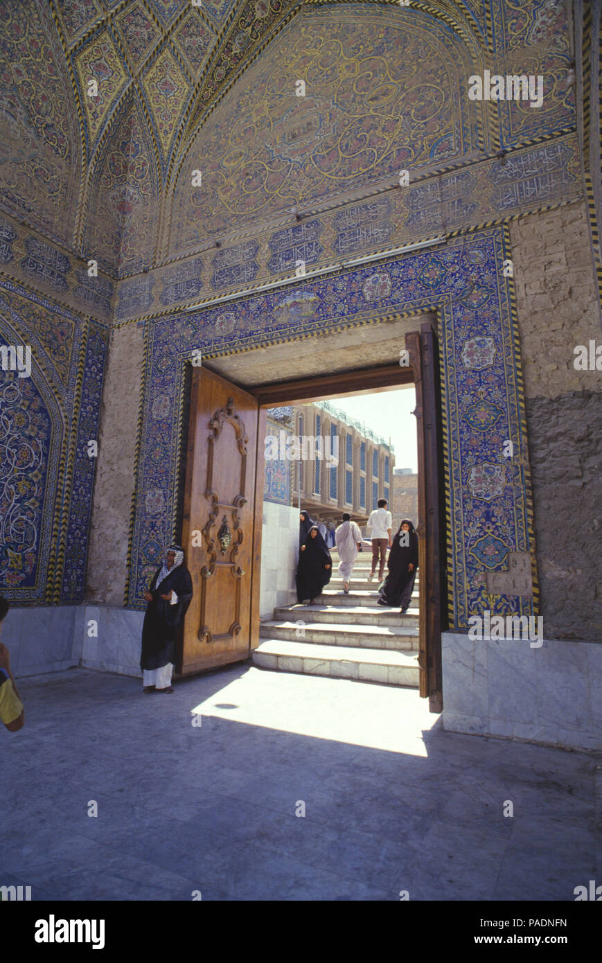 L'entrée du lieu de culte islamiques chiites à Karbala Banque D'Images
