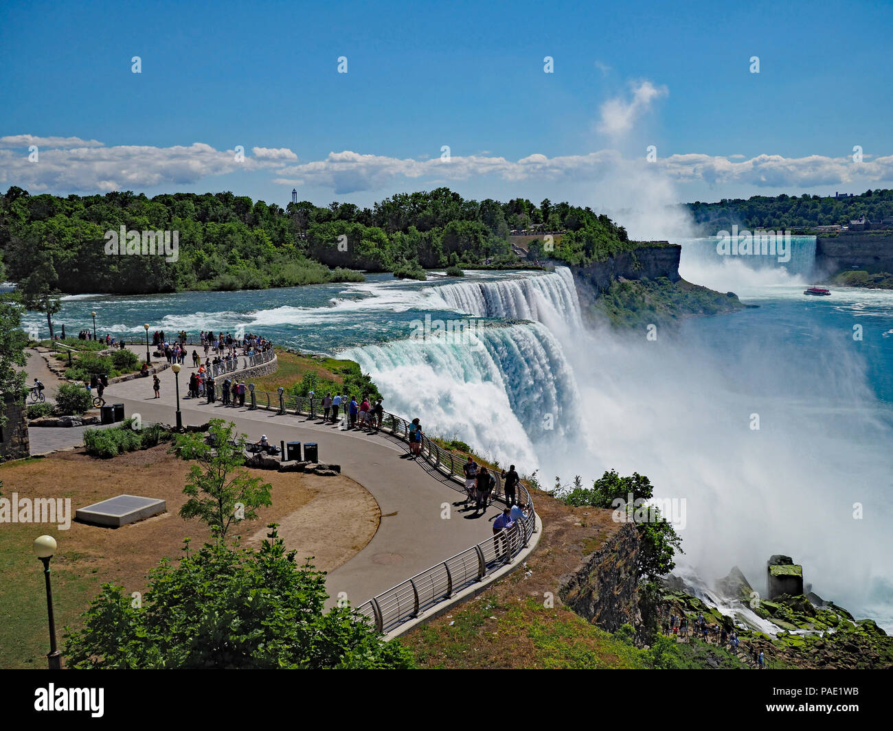 Niagara Falls, bord de l'American Falls Banque D'Images