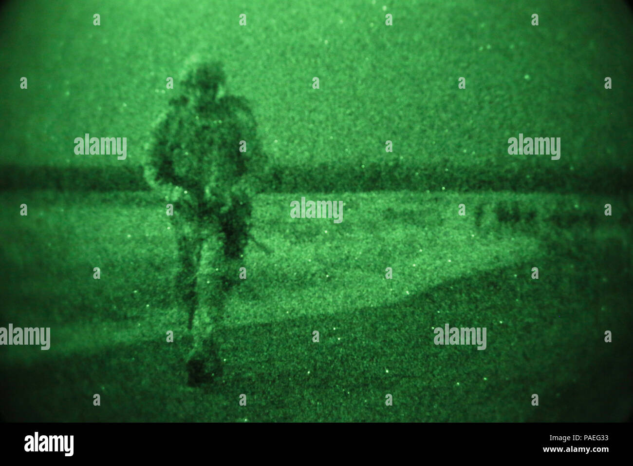 Un parachutiste affecté à la 4e Brigade Combat Team (Airborne), 25e