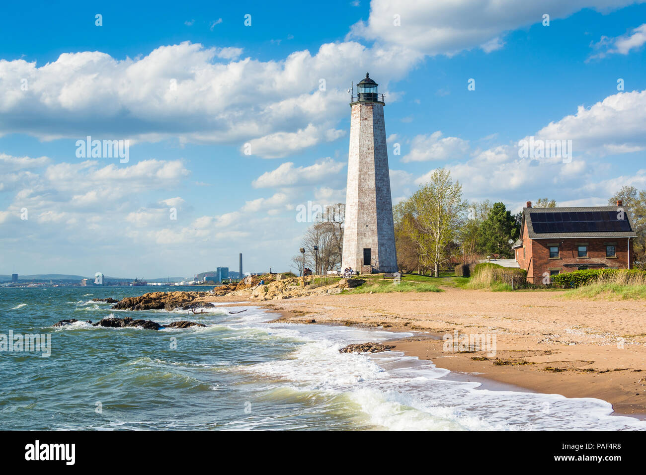 Le phare de New Haven, à Lighthouse Point Park à New Haven, Connecticut. Banque D'Images