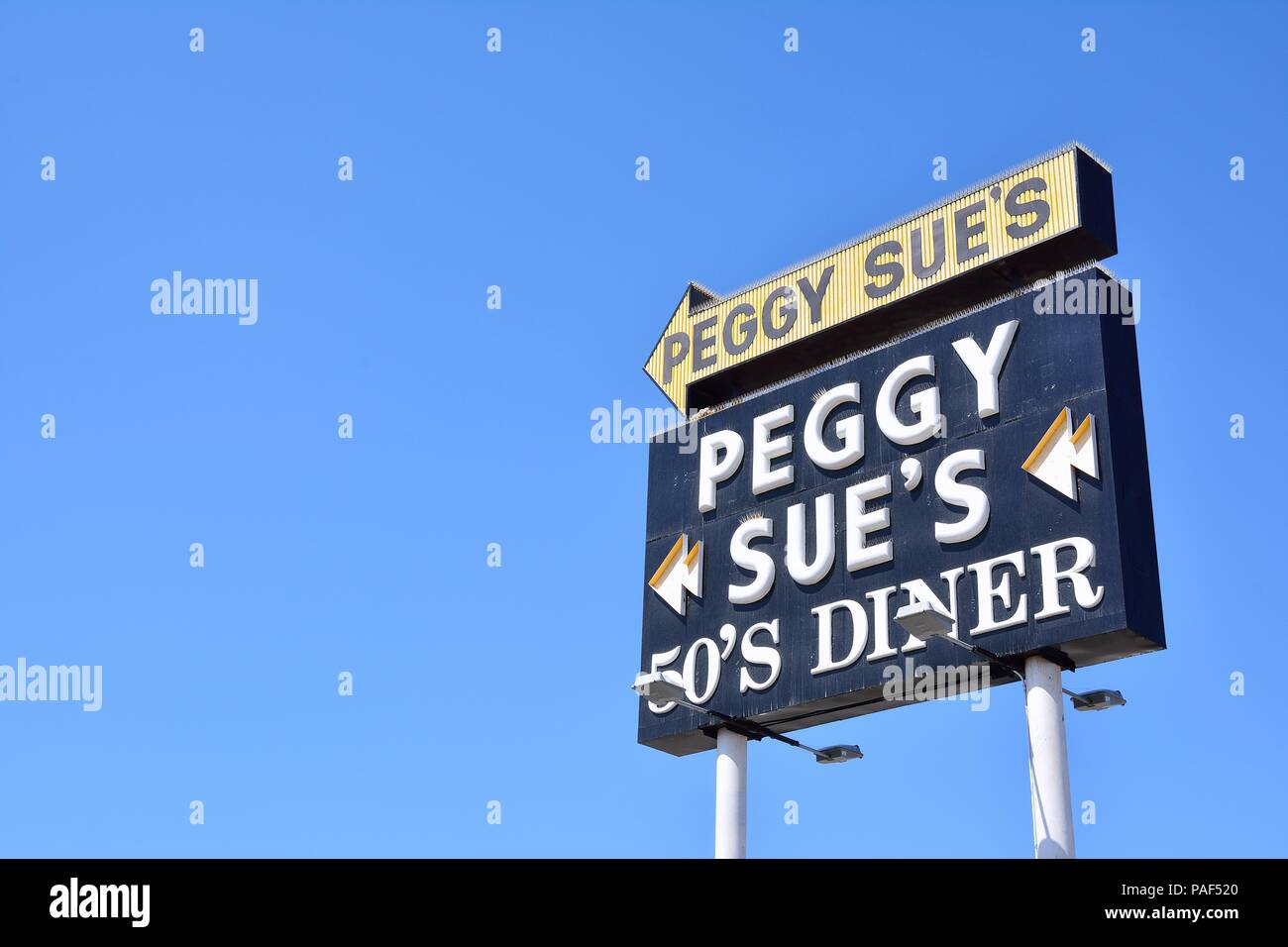 Yermo, USA - Le 26 juillet 2017 : Peggy Sue a 50 ans le dîner. Dîner traditionnel américain sur la route de Las Vegas. Banque D'Images