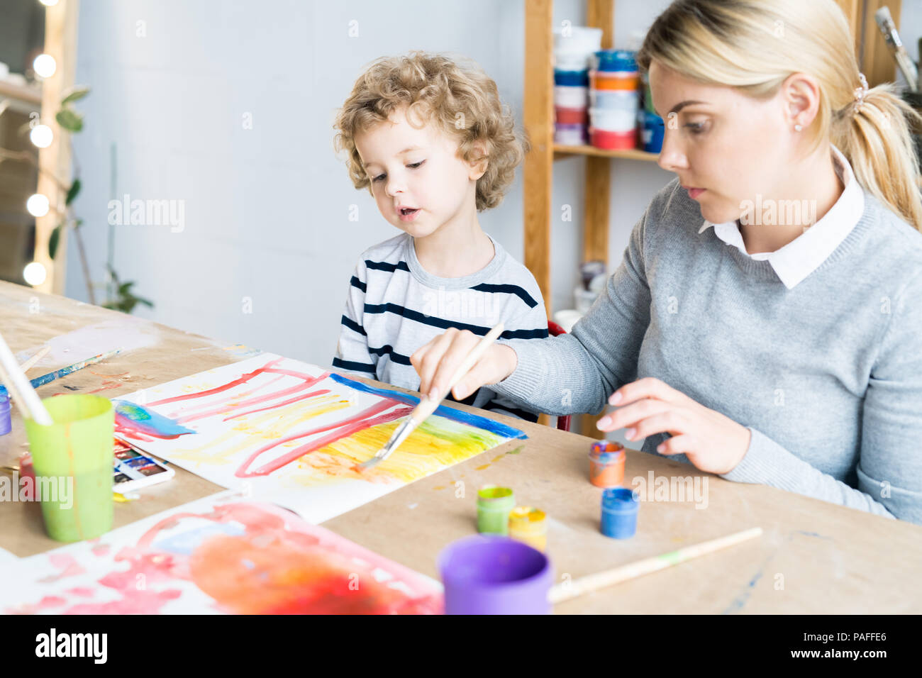Professeur de dessin avec Banque D'Images