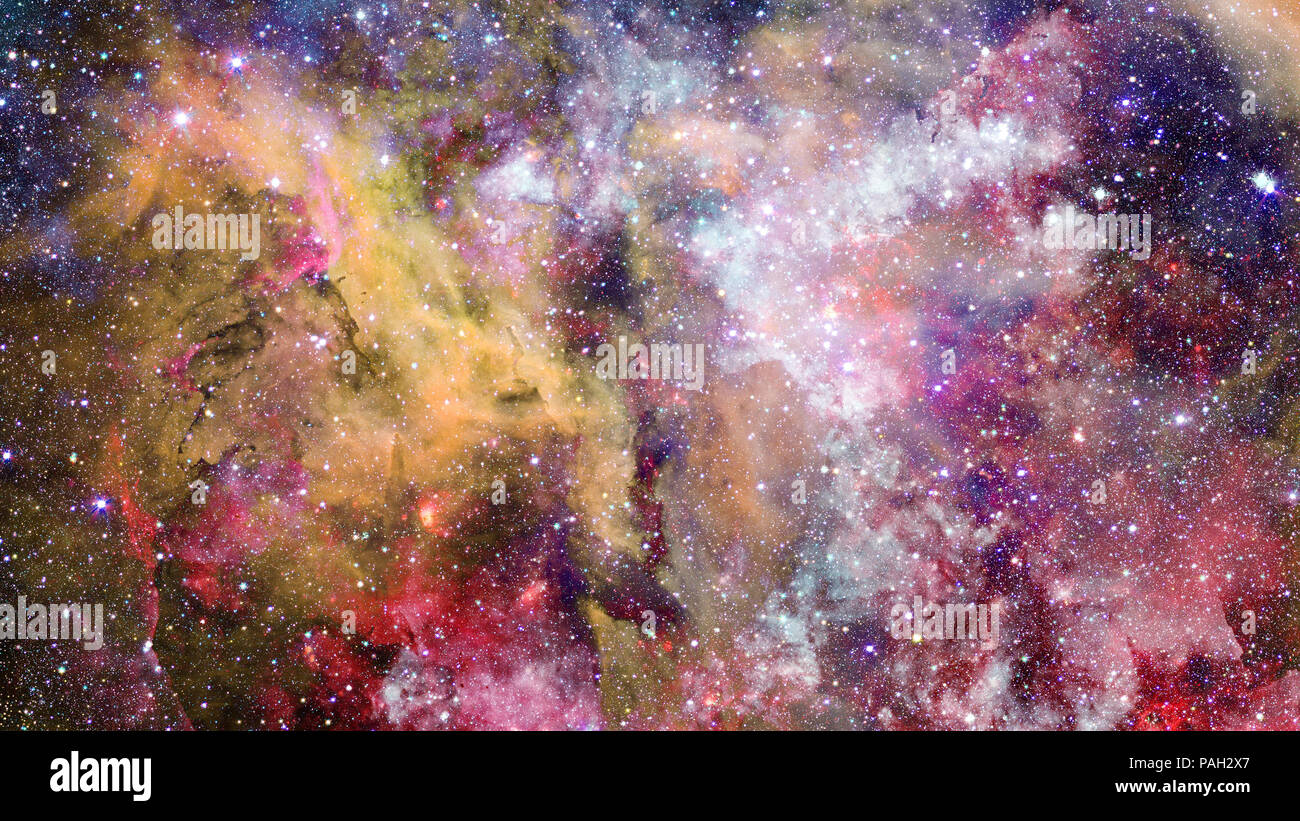 Nebula et champ stellaire contre l'espace. Éléments de cette image fournie par la NASA. Banque D'Images