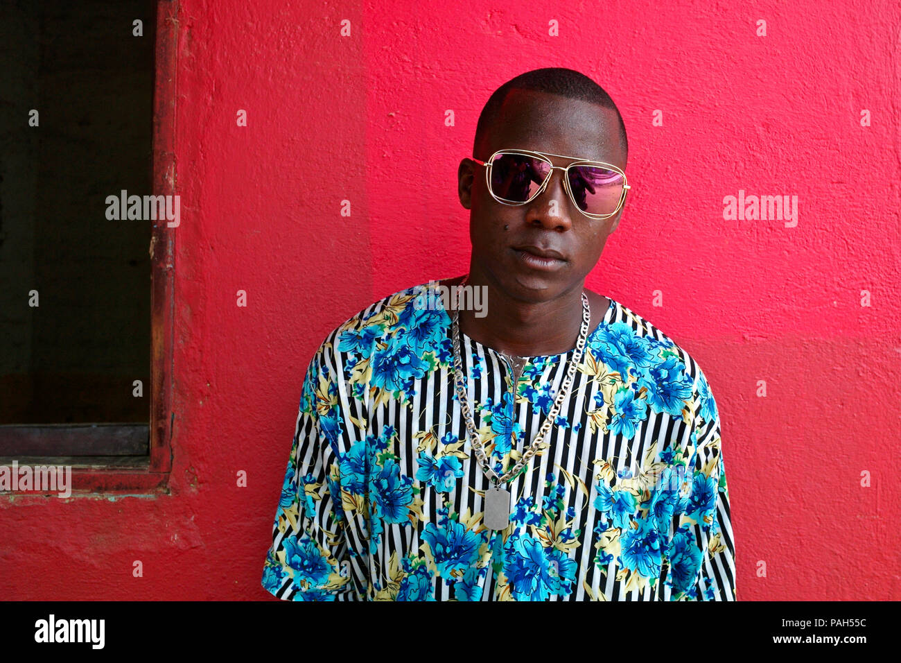 Musicien et chanteur Jose Keymer, membre du groupe de musique colombienne à venir Kombilesa mi, et créateur de la nouveau genre appelé Rap Folkloriko Palenquero, Banque D'Images