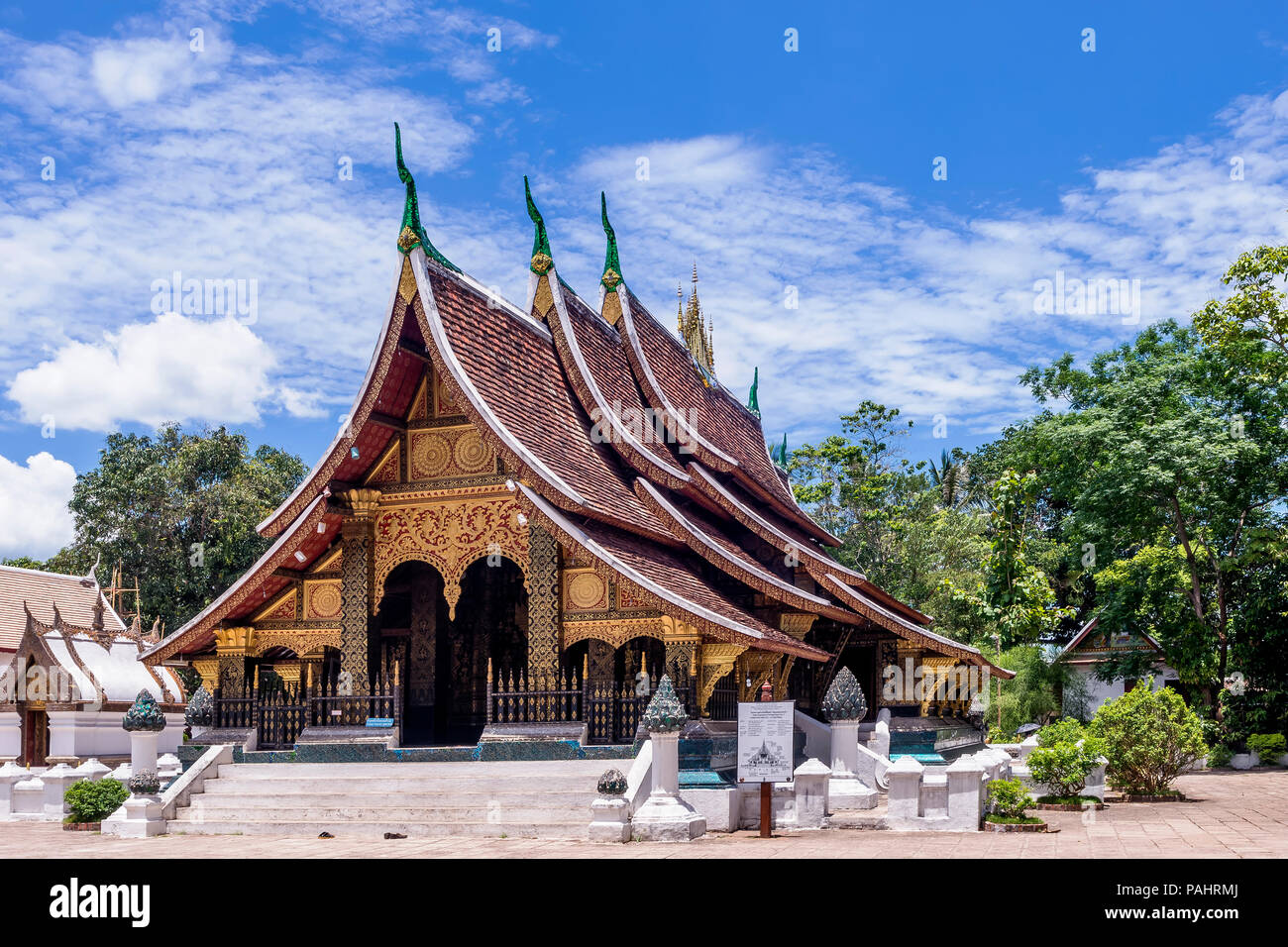 Belle vue sur le Wat Xieng Thong temple bouddhiste, Luang Prabang, Laos, Asie Banque D'Images