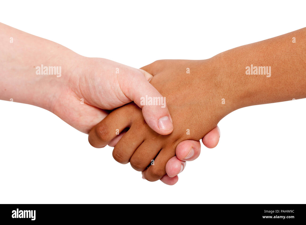 Couple Holding Hands d'une race mixte sur fond blanc. Banque D'Images