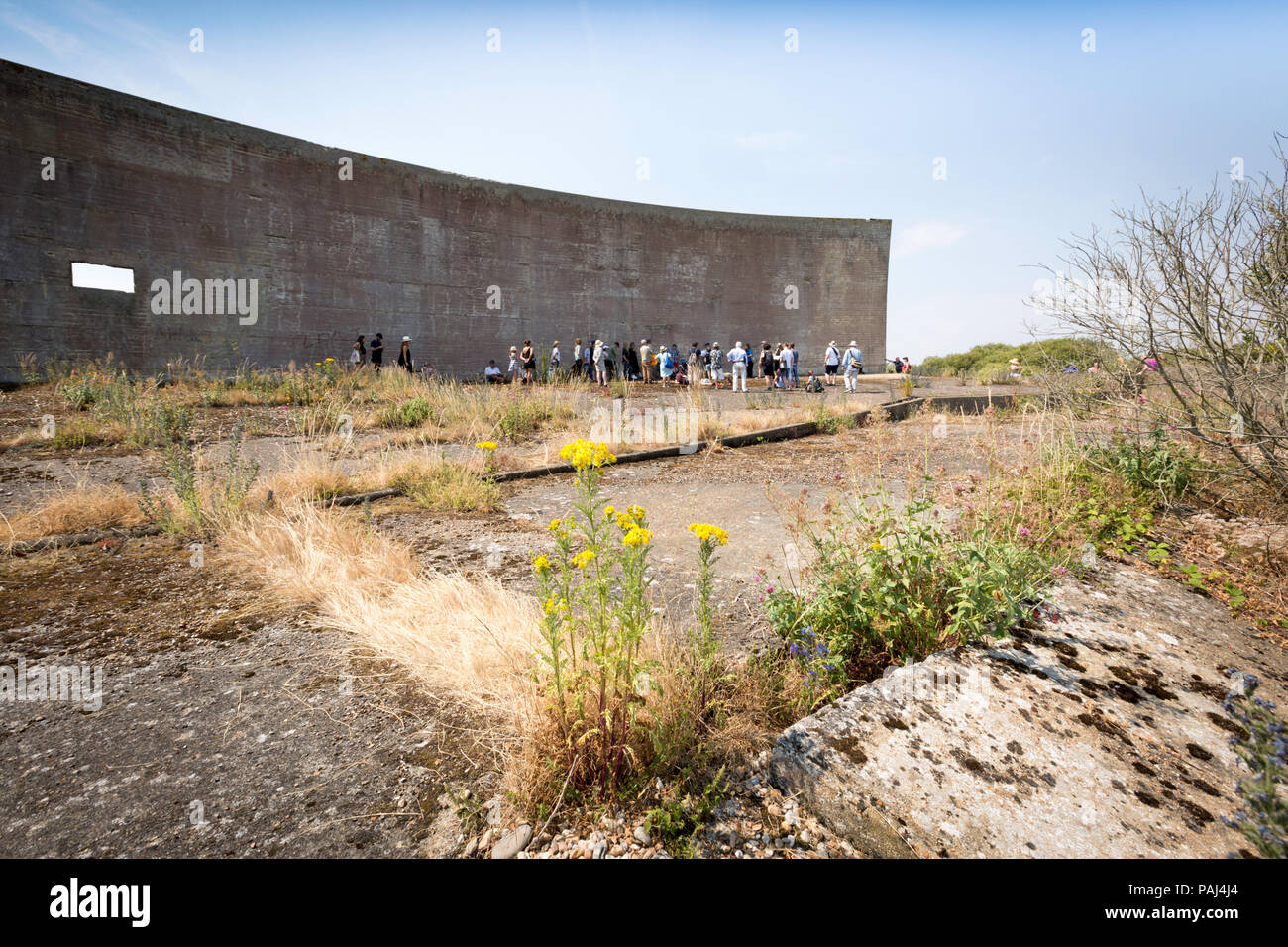 Le 200' son béton miroir à Greatstone, Romney Marsh, Kent, UK lors d'une journée portes ouvertes de la RSPB. Banque D'Images