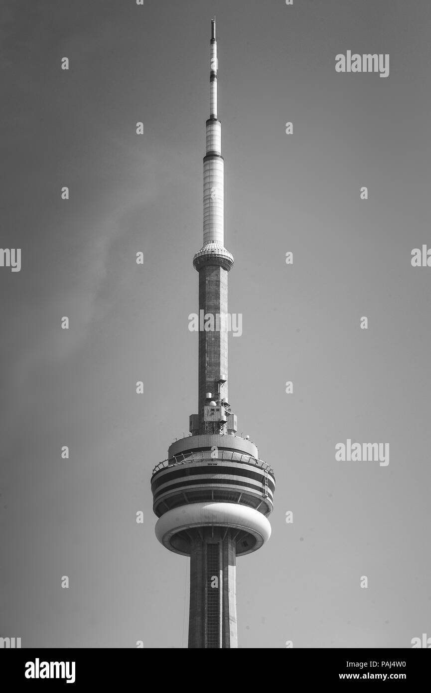 Une vue sur les étages supérieurs de la Tour CN, Toronto, Ontario. Banque D'Images