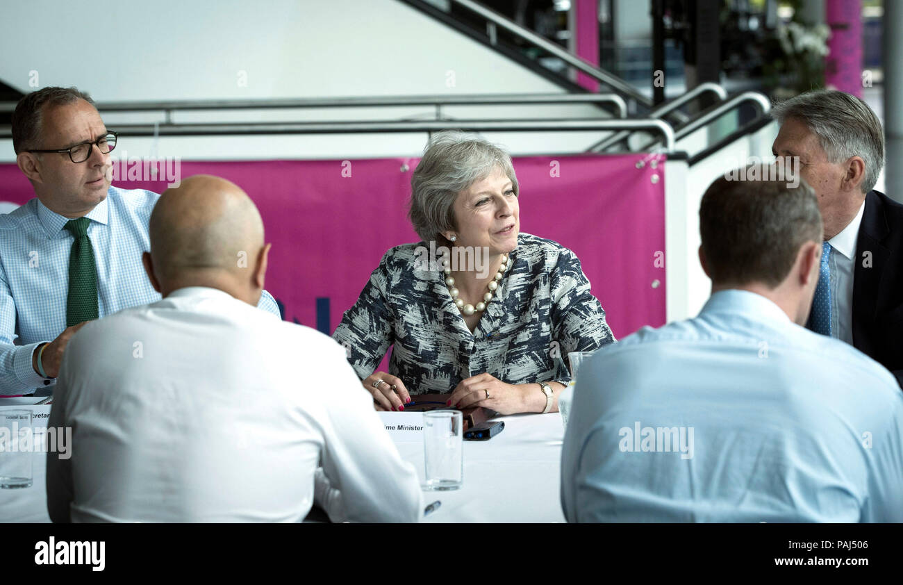 Premier ministre Theresa peut tenir une réunion du cabinet à Sage Gateshead, Tyne et Wear. Banque D'Images