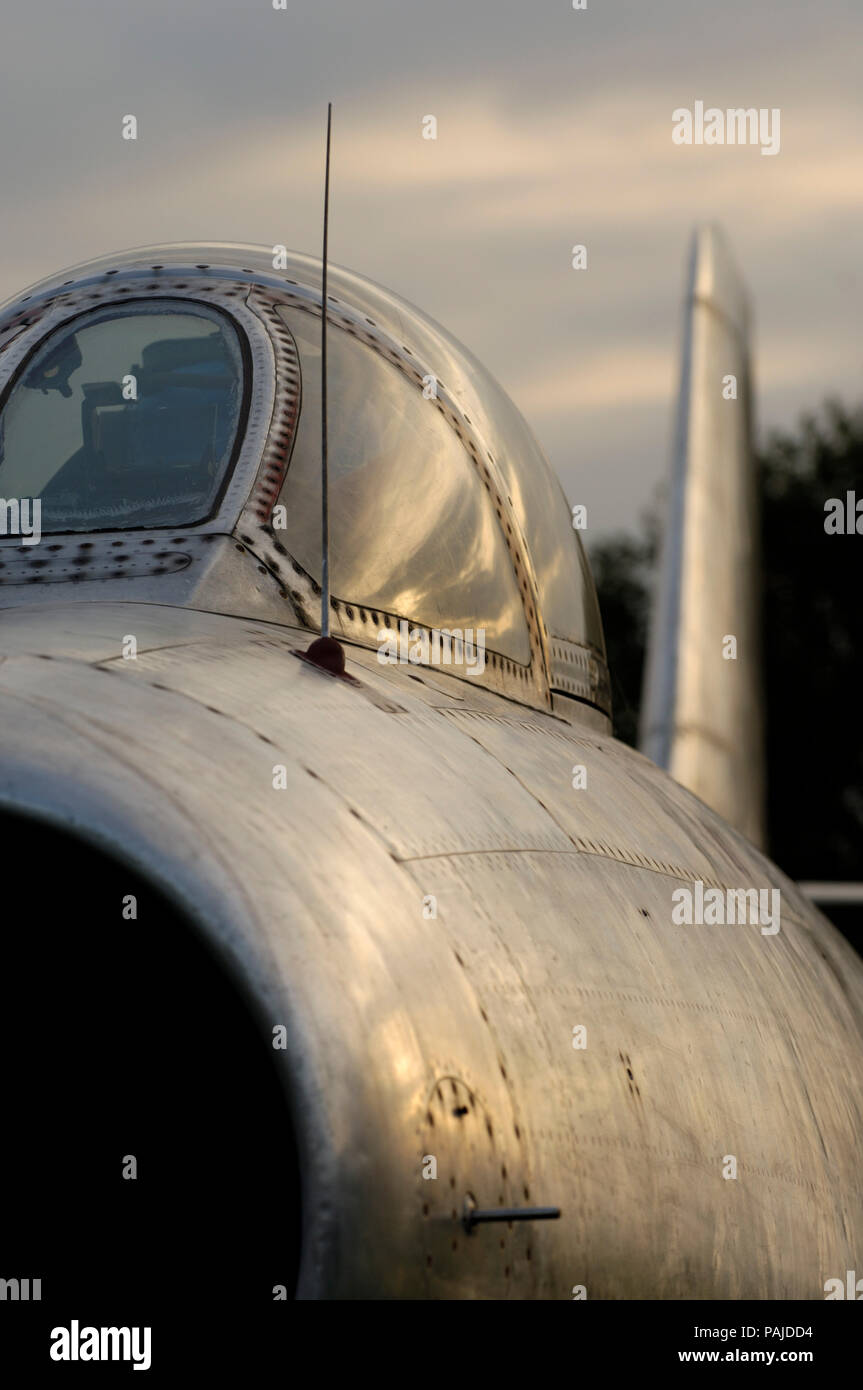 Pare-brise et la queue-fin de l'Armée de l'Air française Dassault Mystère IV / 4 Banque D'Images